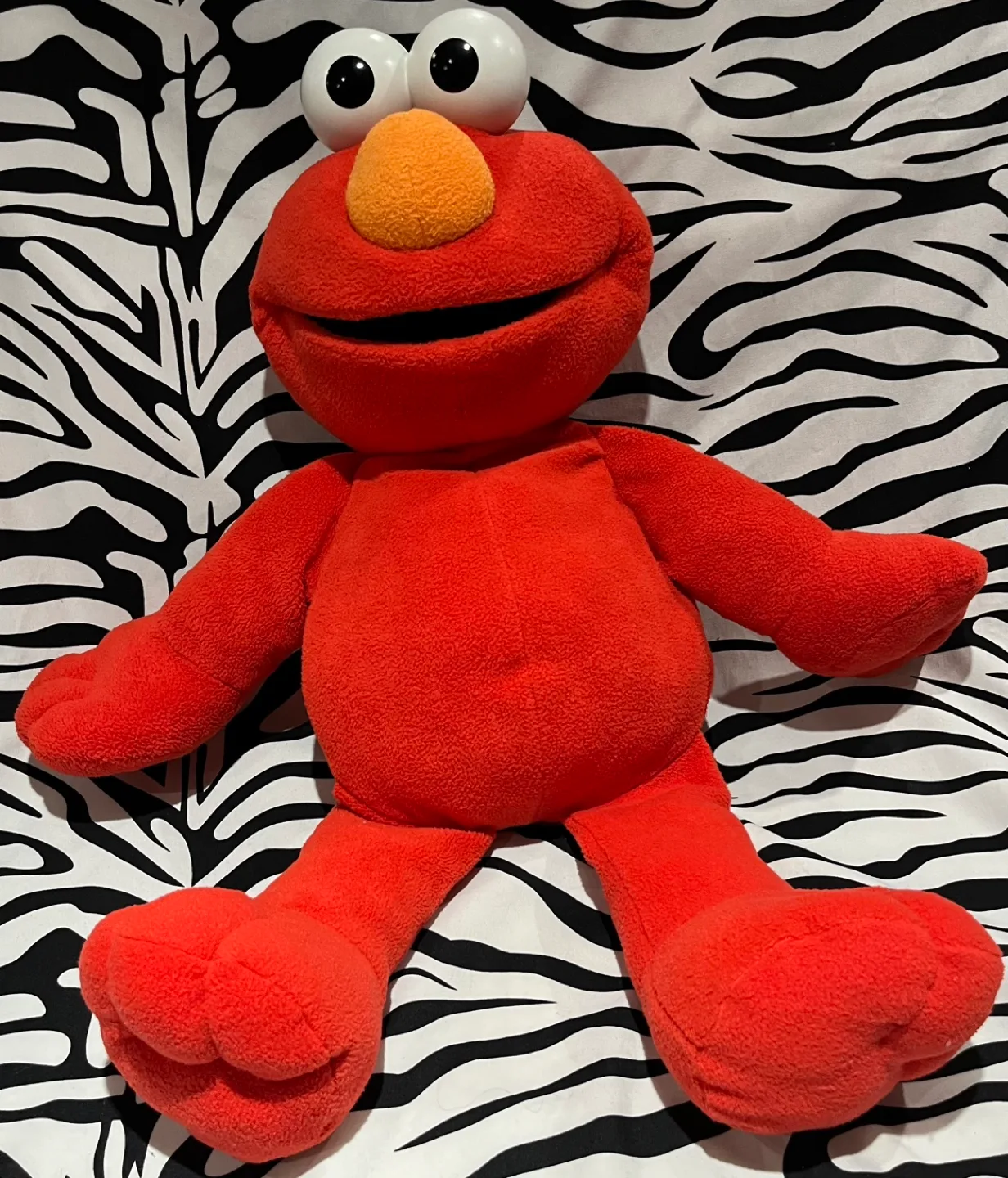 Large 28 inch Elmo Plush Toy image indicator(4)