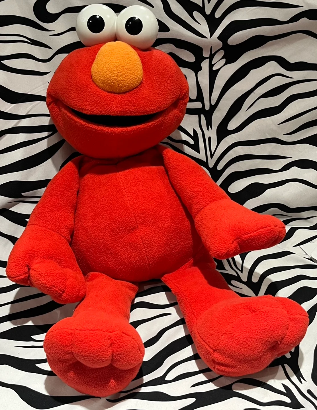Large 28 inch Elmo Plush Toy image indicator(2)
