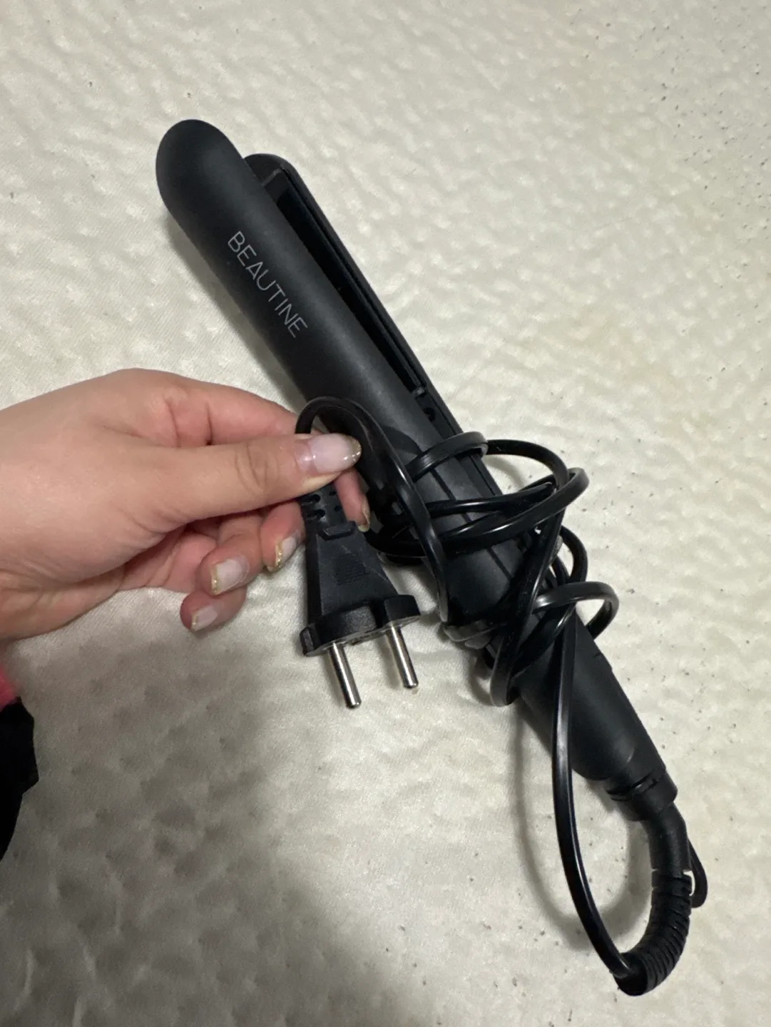 European Plug - Hair Straightener image indicator(2)