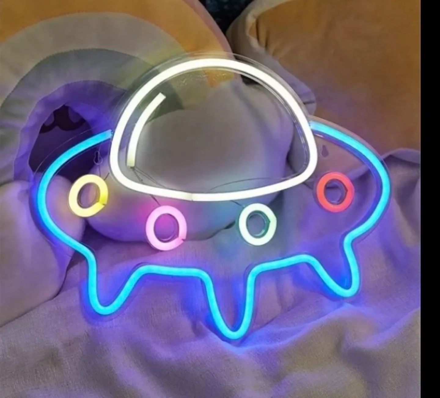 Neon Sign UFO thumbnail