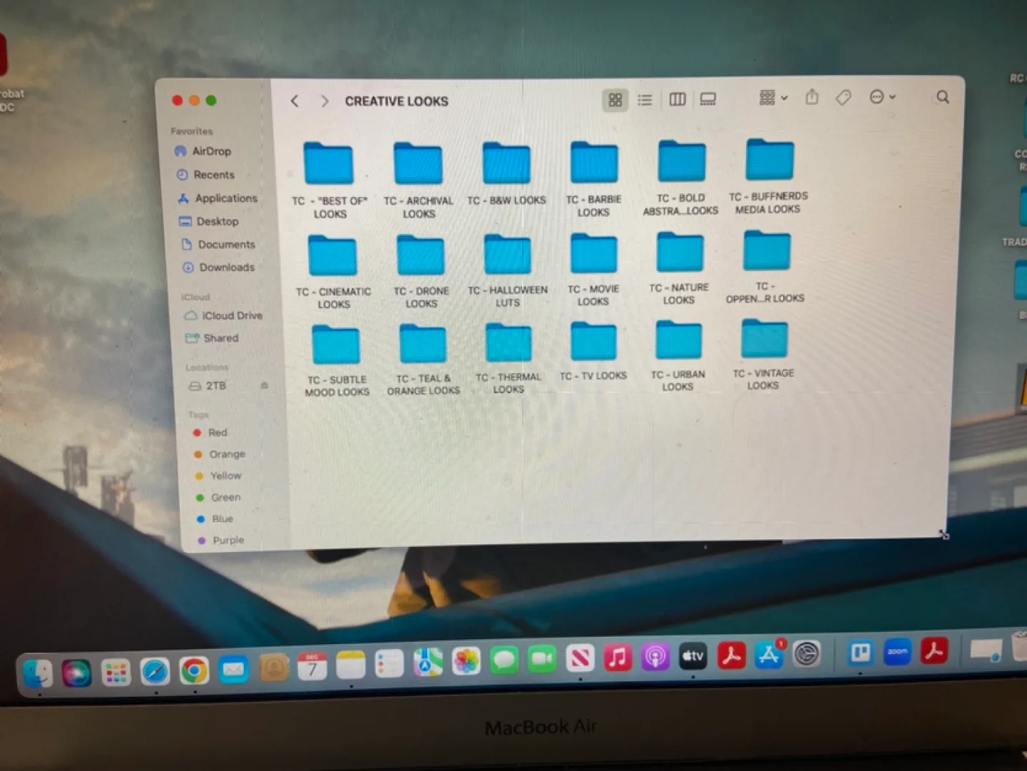 2TB Seagate Hard Drive + 5000 Pre-loaded Editing Assets image indicator(8)