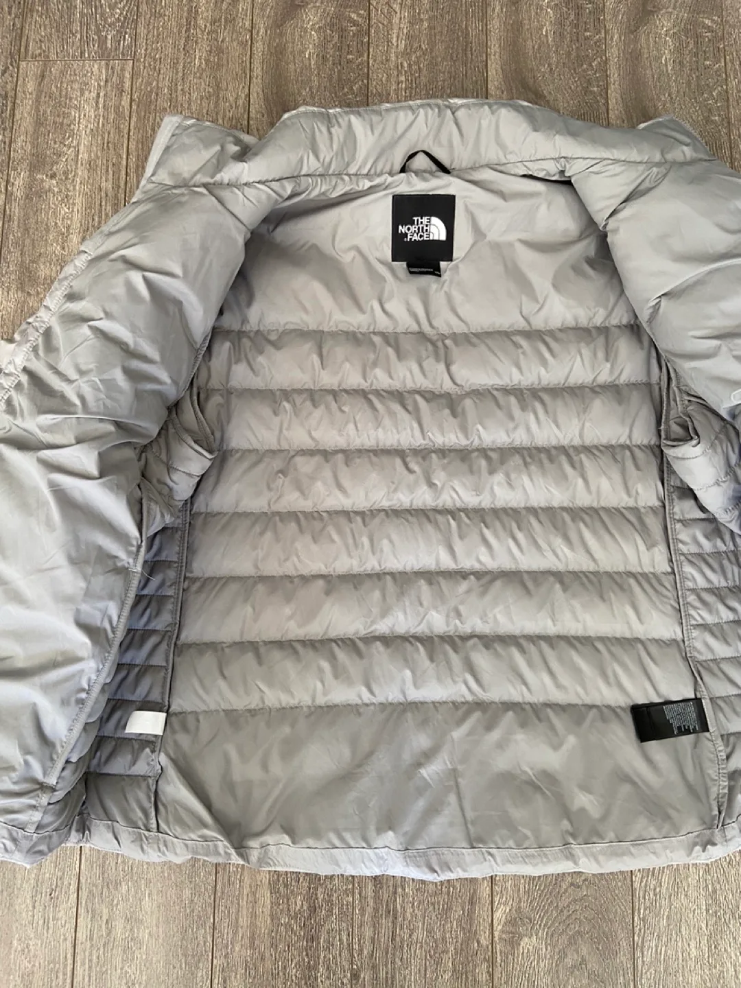 BNWT The North Face Aconcagua Jacket - Grey - XXL image indicator(4)
