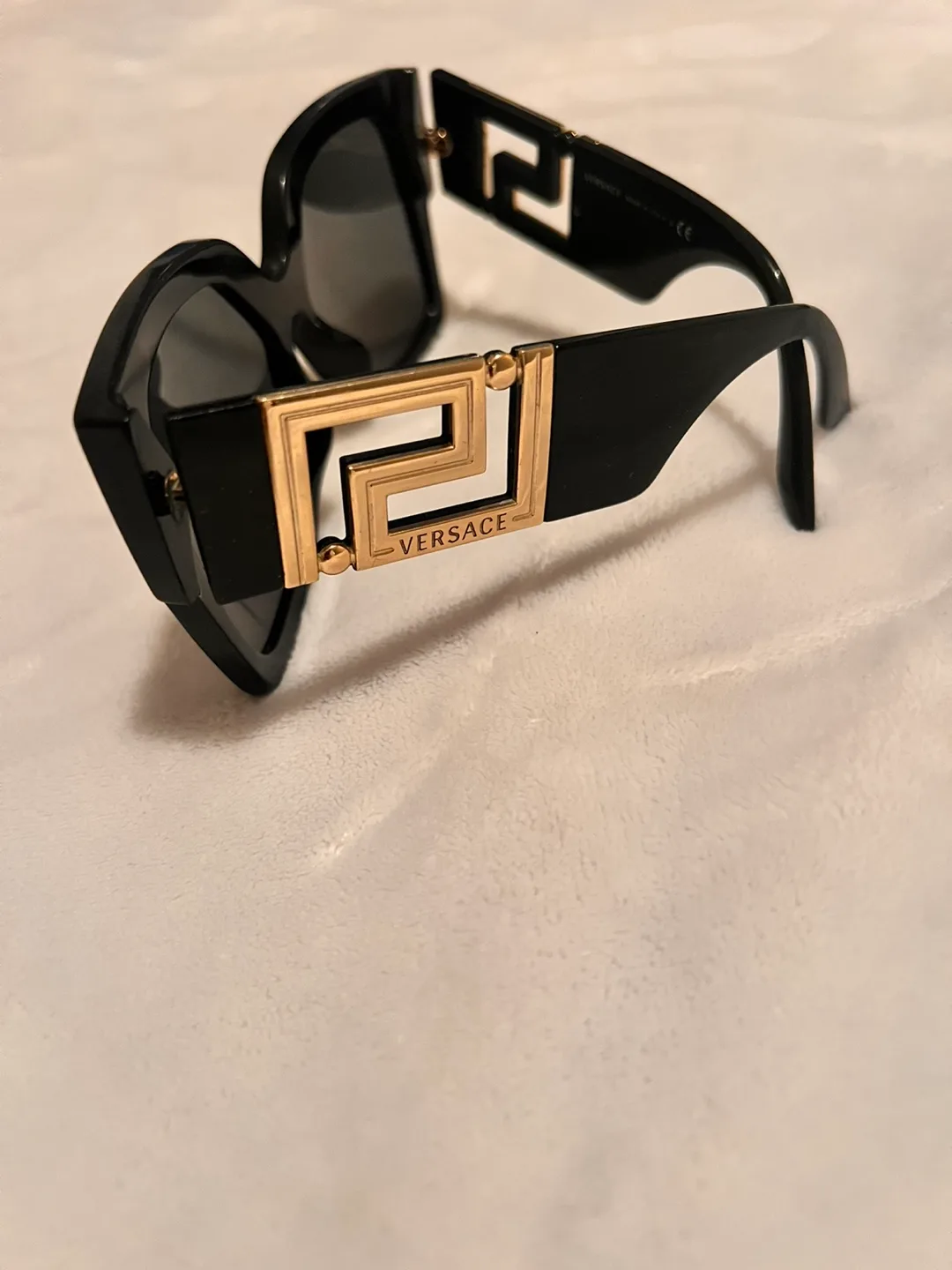 Versace Sunglasses image indicator(2)