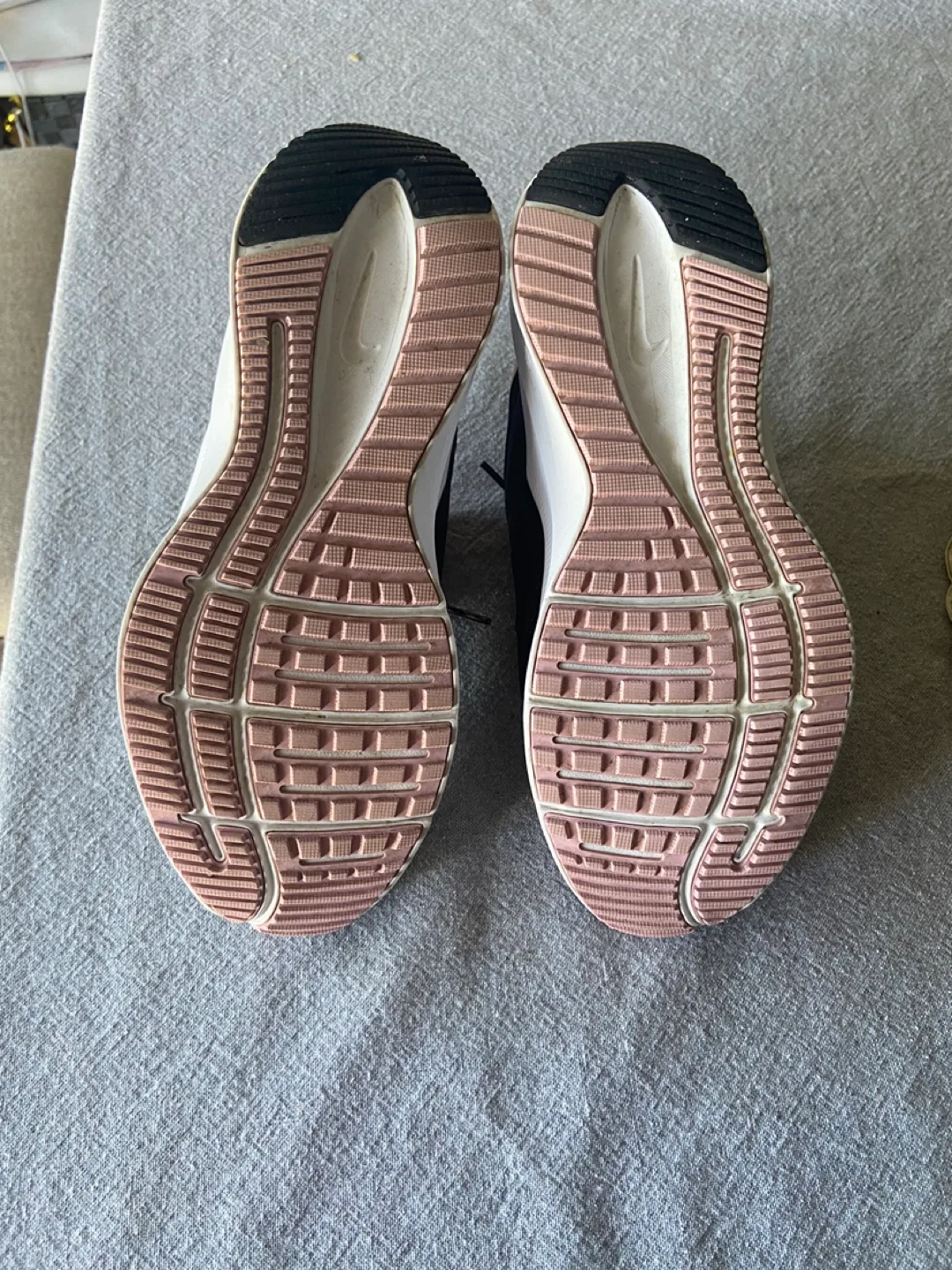 Womens Nike Running Shoes image indicator(6)