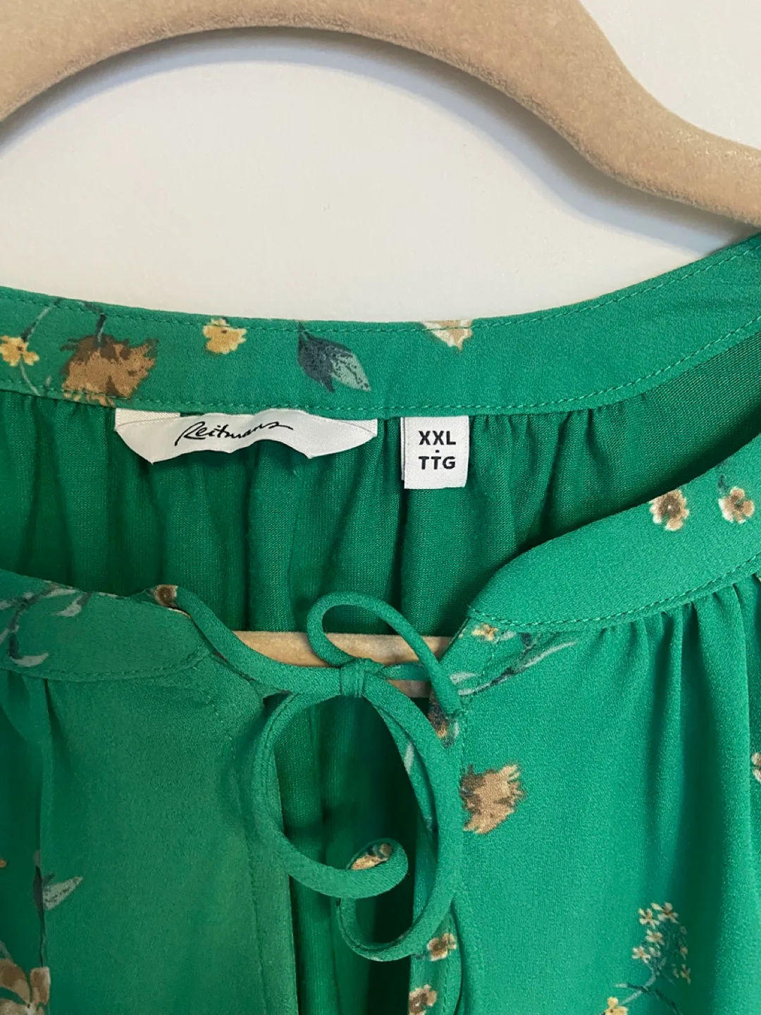 Reitmans Floral Blouse image indicator(2)