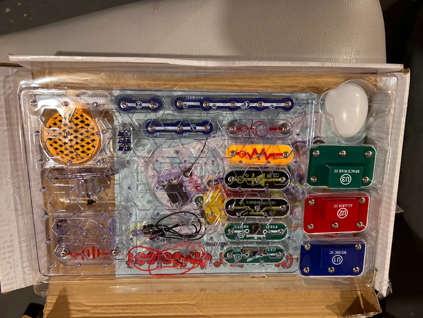 Snap Circuits Jr. Select Electronic Learning Kit image indicator(2)