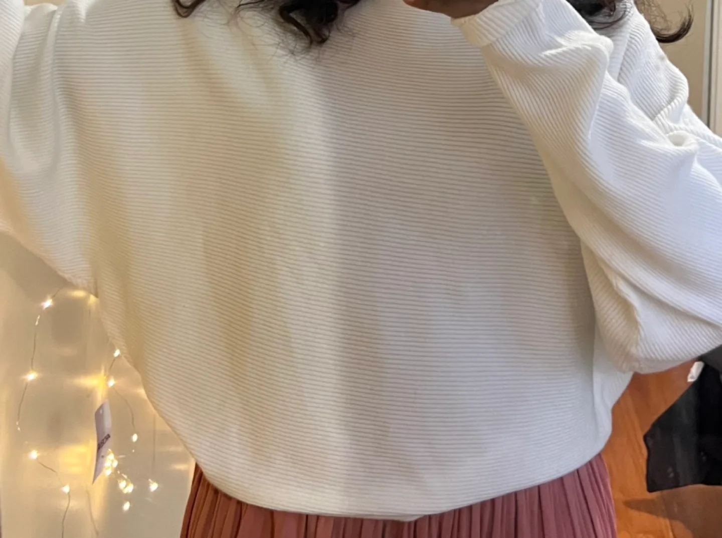 Brand New, white Sweater Size L. Ribbed pattern image indicator(2)