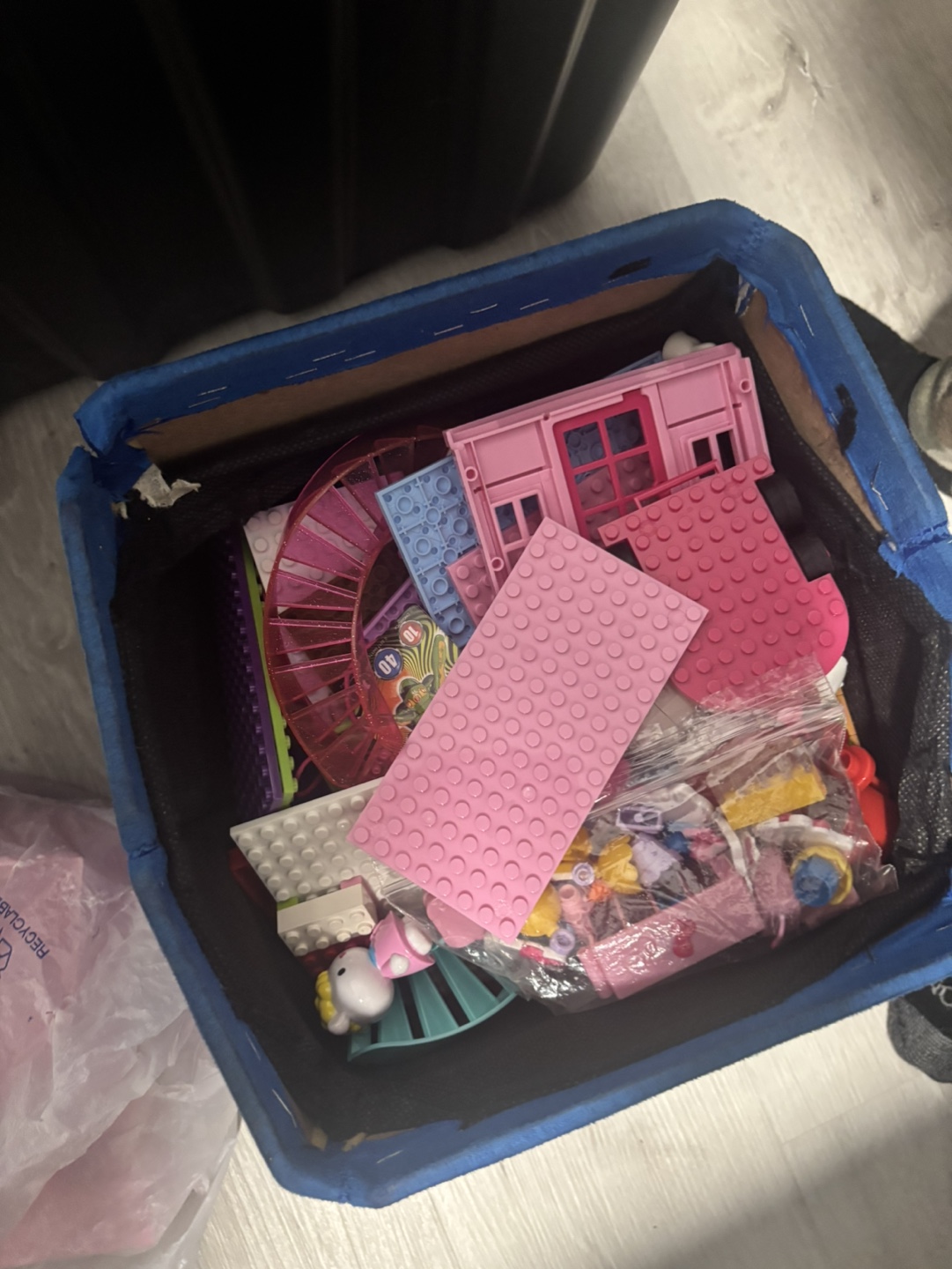 Large Lot of Lego Friends - photo 2