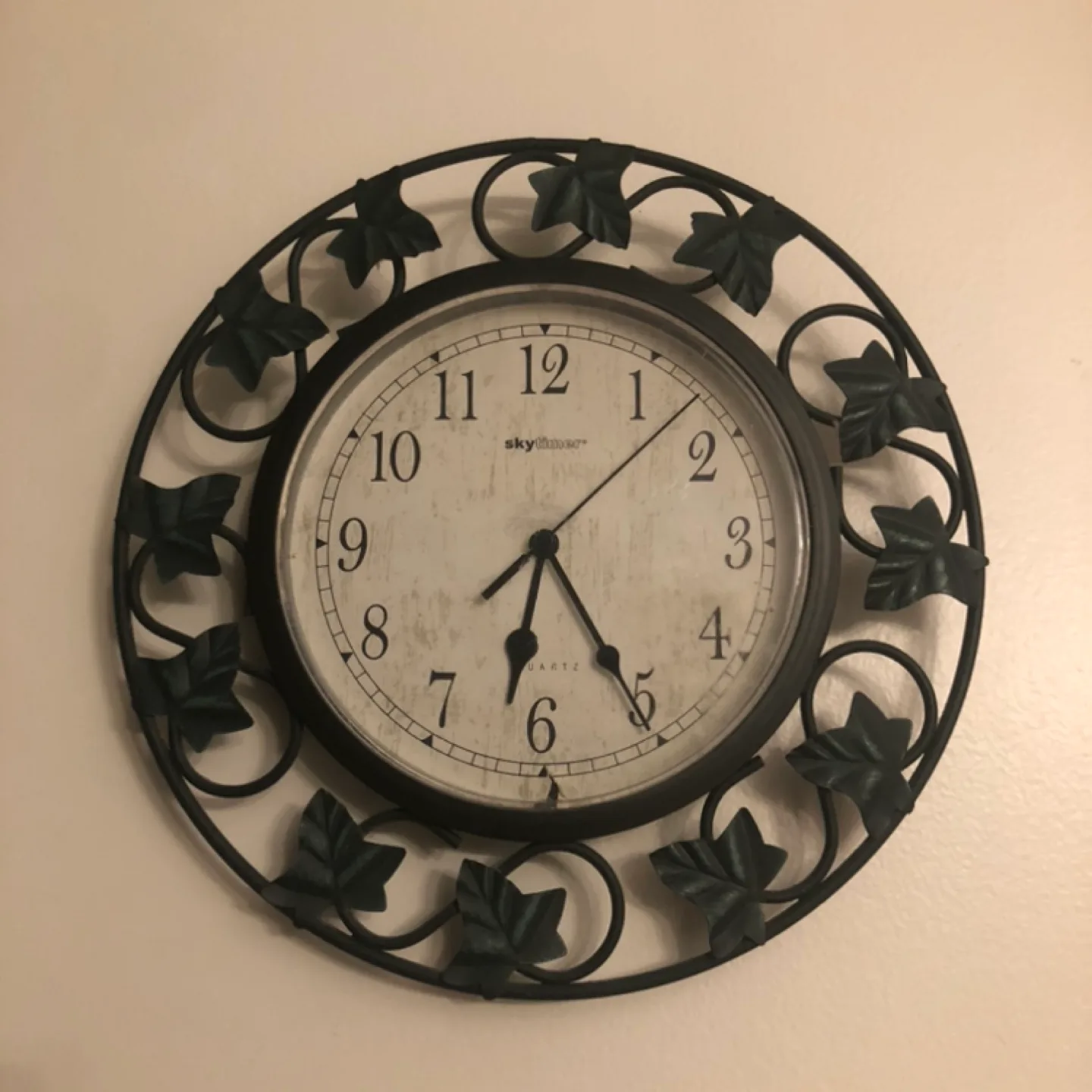 Green Metal Wall Clock with Ivy Design thumbnail
