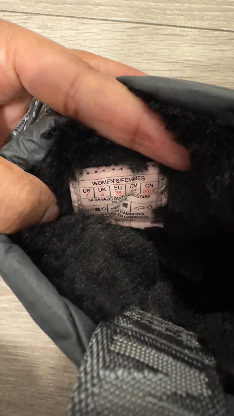 The North Face Women's Snow Boots image indicator(4)