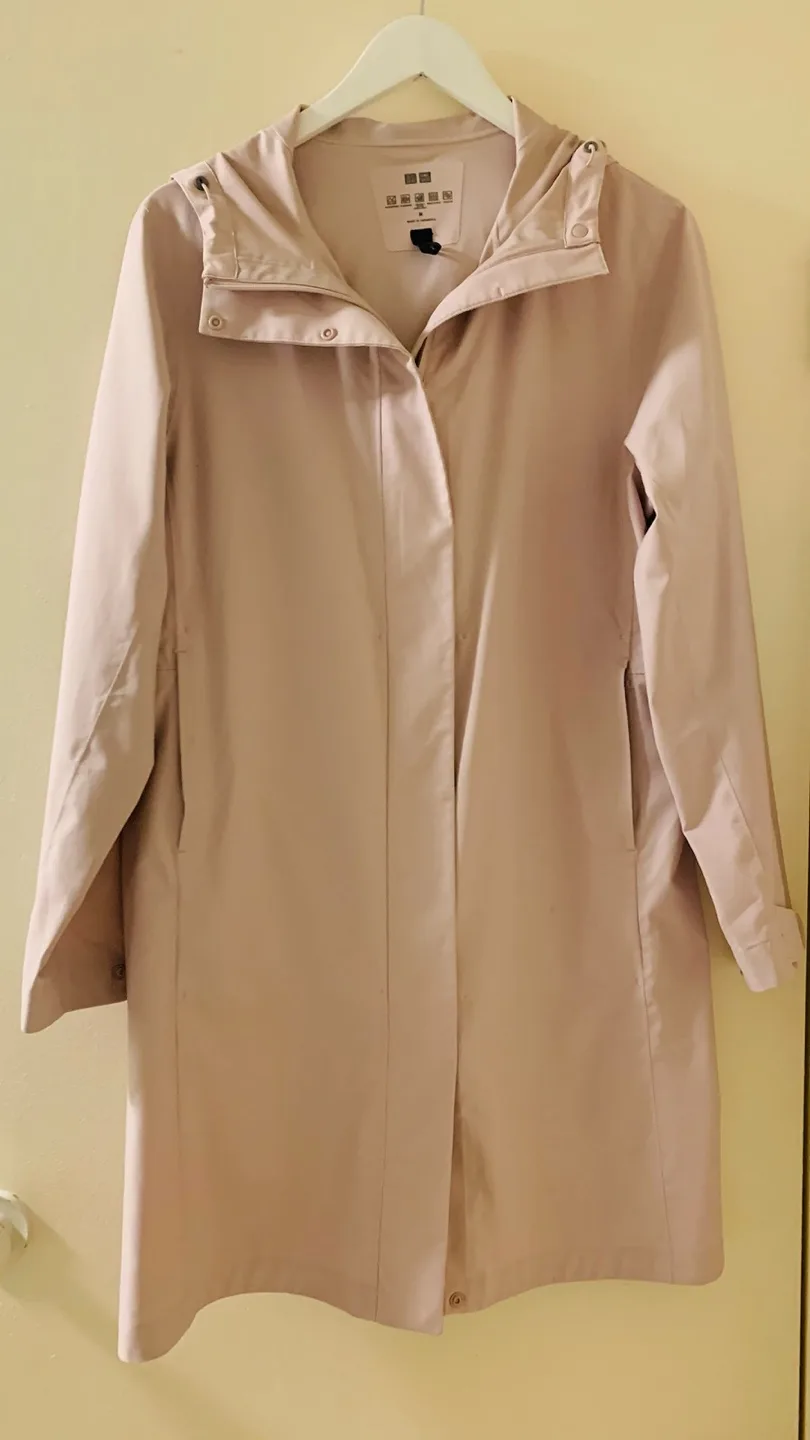 UNIQLO Women's Navy Blue and Pink Raincoat image indicator(5)