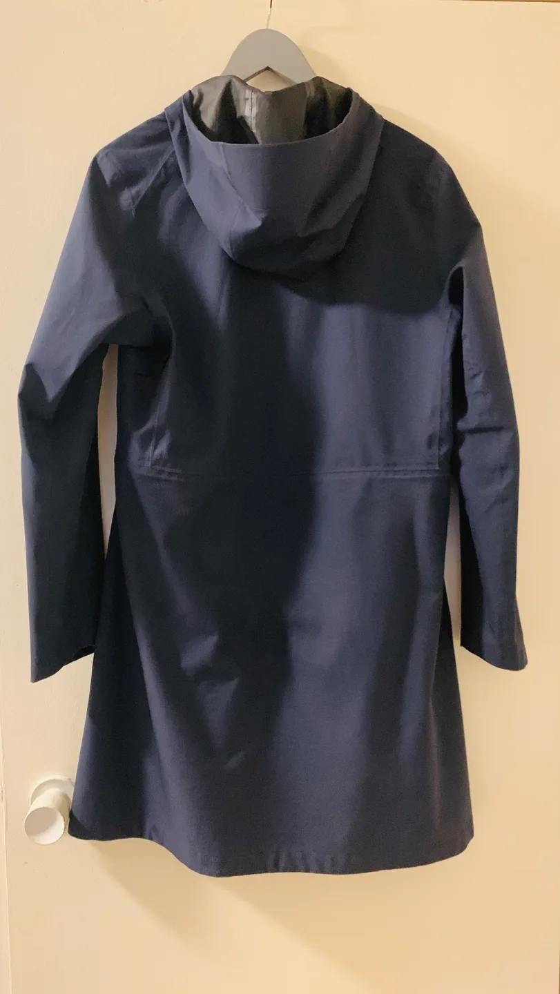 UNIQLO Women's Navy Blue and Pink Raincoat image indicator(2)