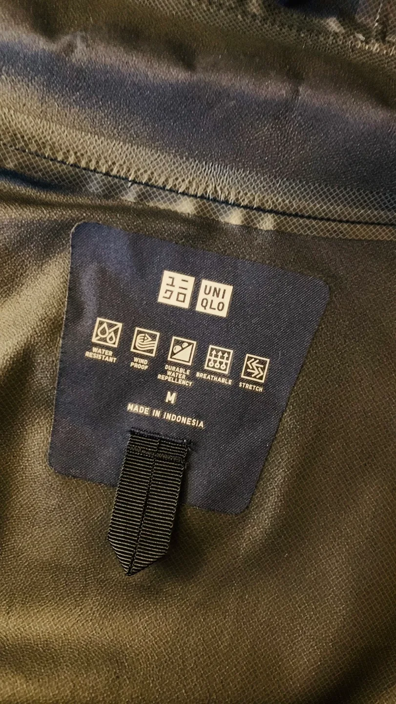 UNIQLO Women's Navy Blue and Pink Raincoat image indicator(3)