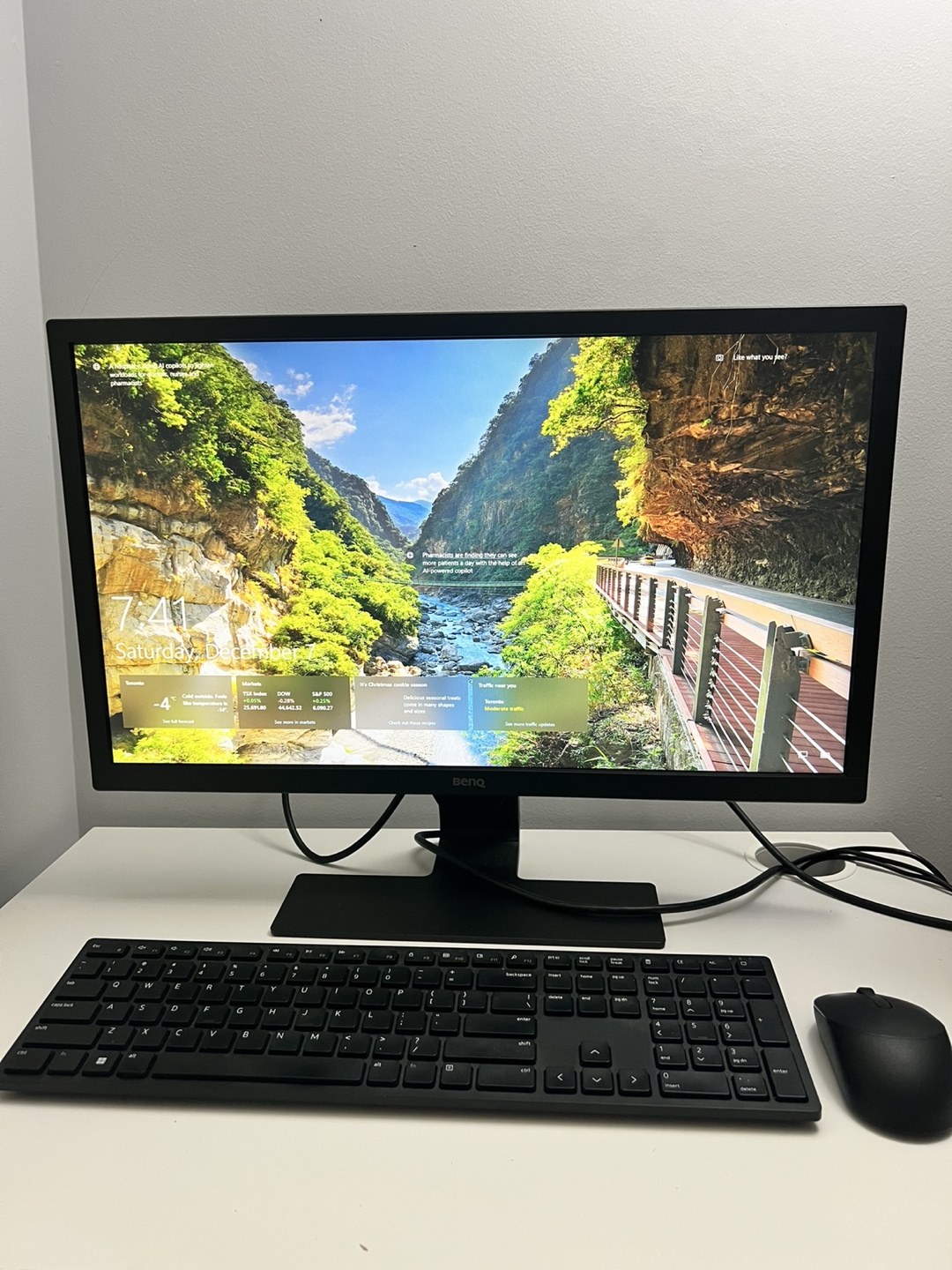 BenQ 24 inch HD gaming monitor - photo 2