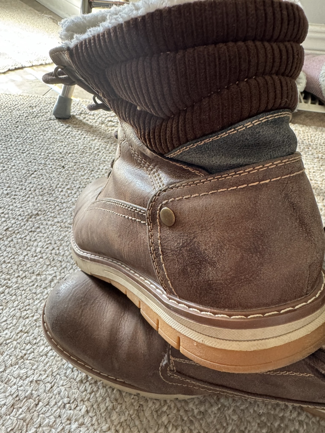 Brown Leather Winter Boots Size 42 - photo 2