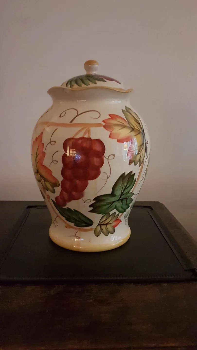 Ceramic Grape Design Jar with Lid image indicator(3)