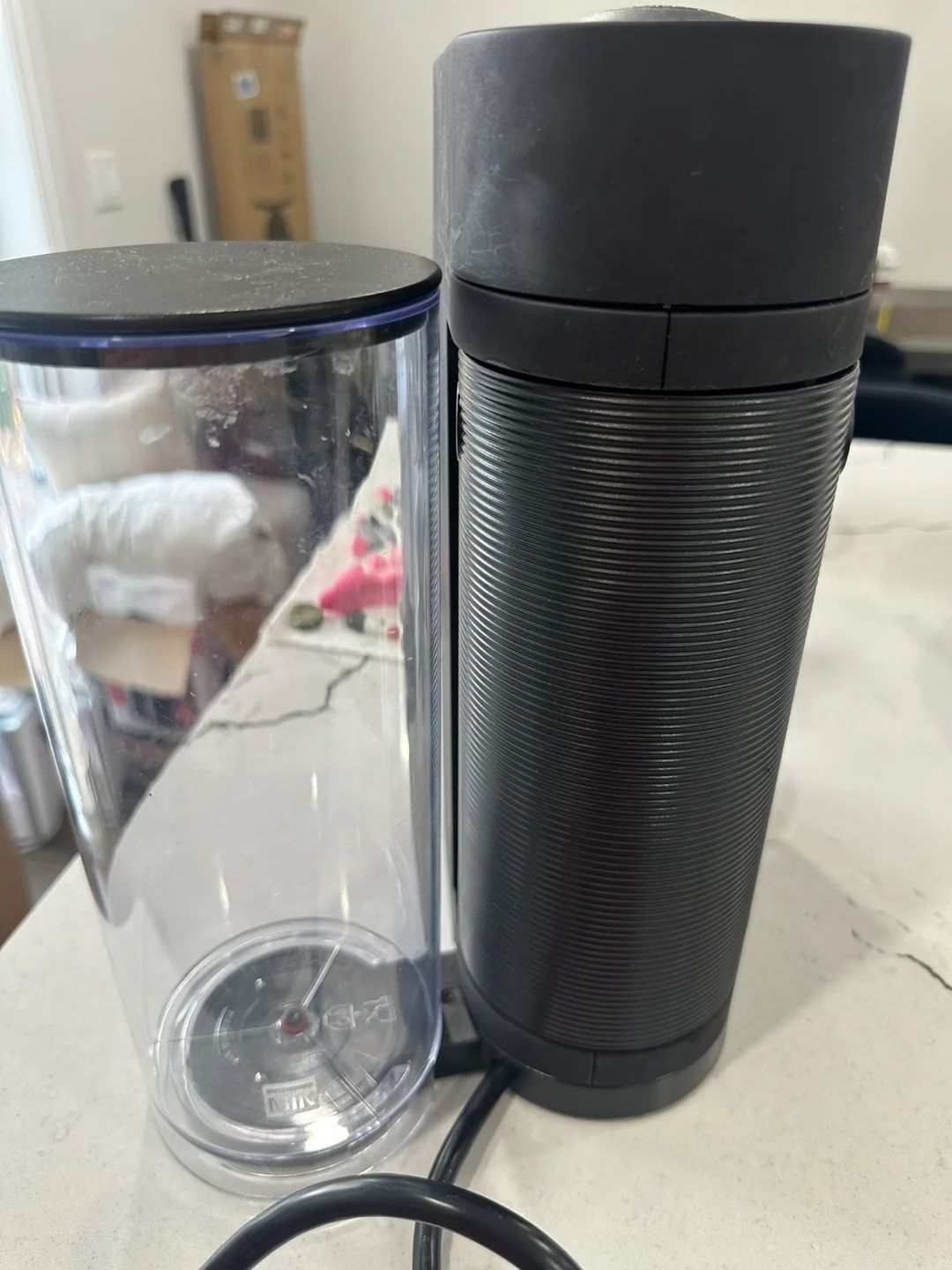 Nespresso by De'Longhi Essenza Mini Coffee Machine image indicator(3)