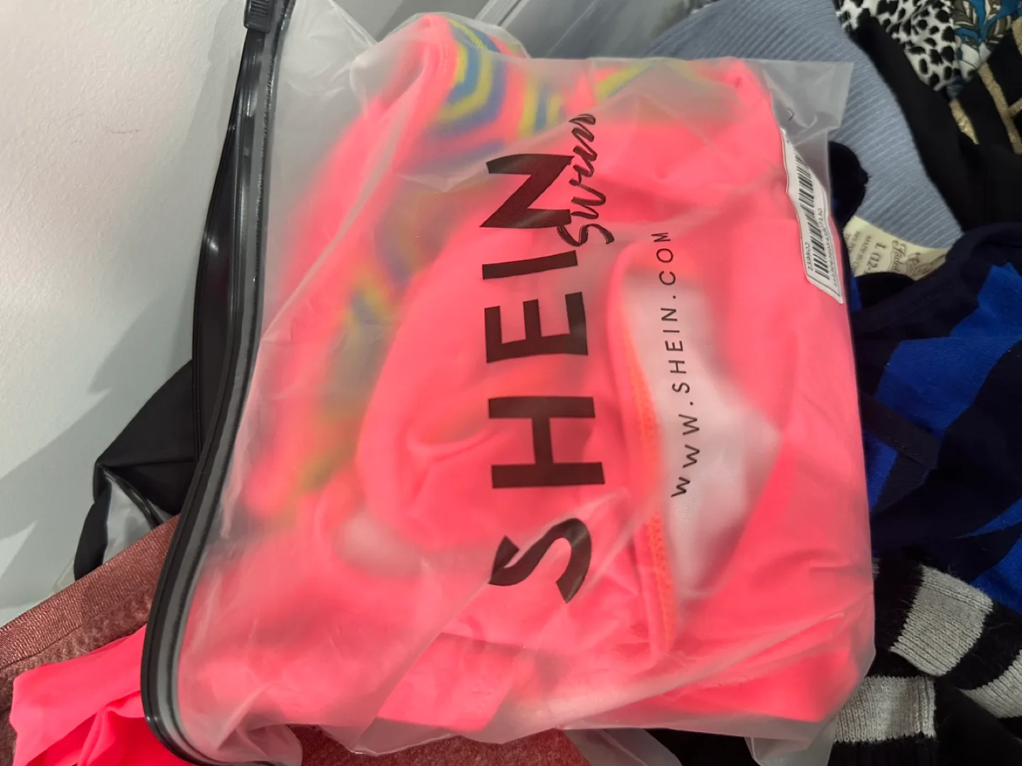 Box of clothes image indicator(8)