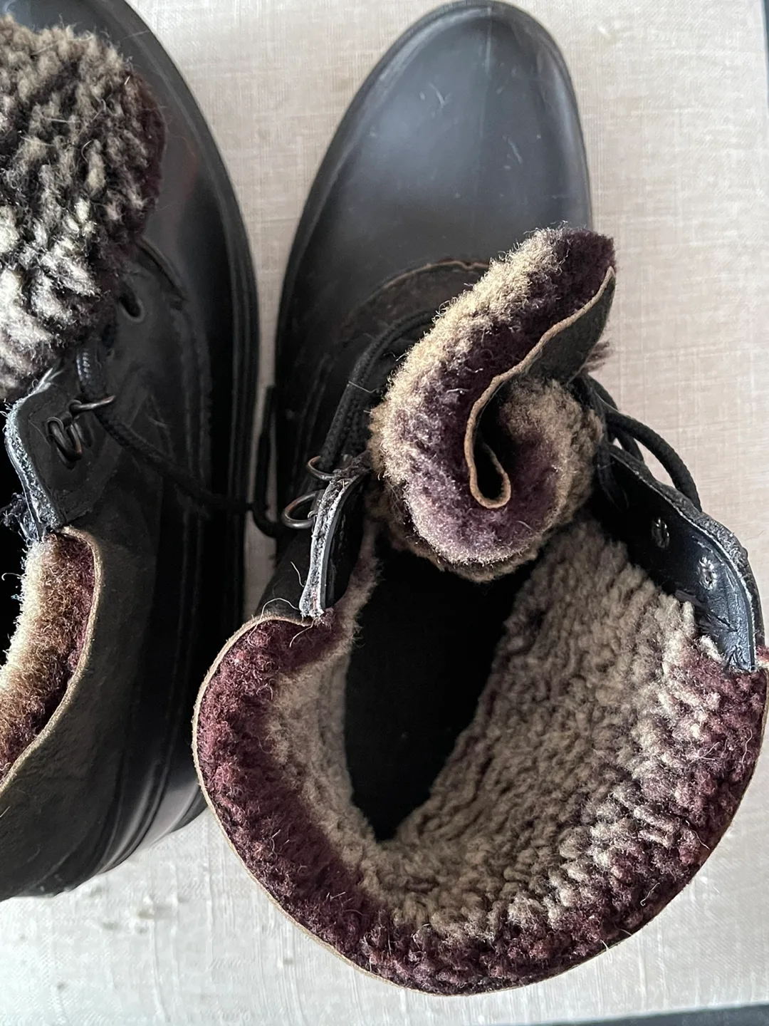 Baffin Women's Winter Boots nearly new image indicator(3)