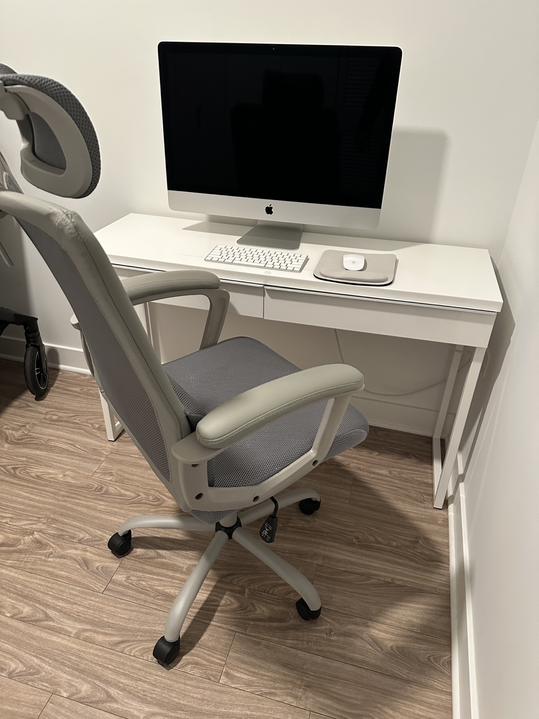 IKEA BESTÅ BURS Computer Desk & Gray Computer Chair - photo 3