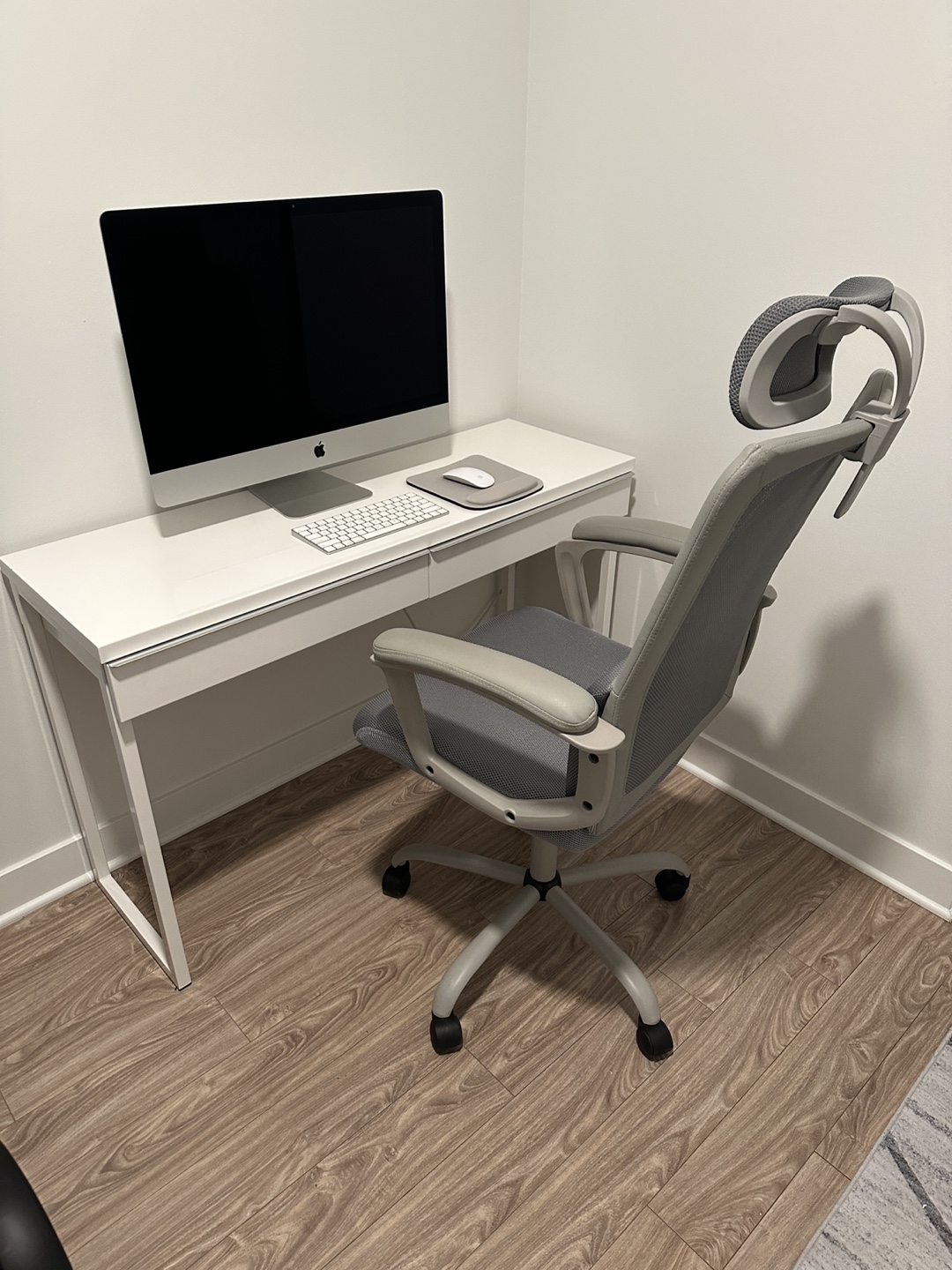 IKEA BESTÅ BURS Computer Desk & Gray Computer Chair - photo 2