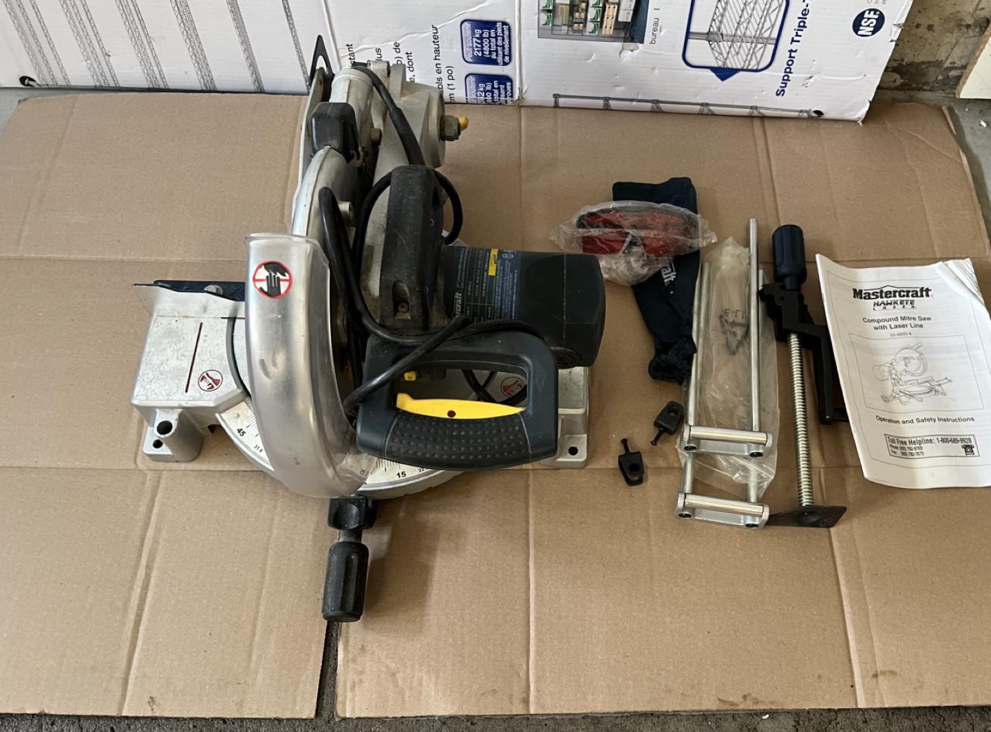 Mastercraft 10-Inch Compound Miter Saw with Laser - photo 3