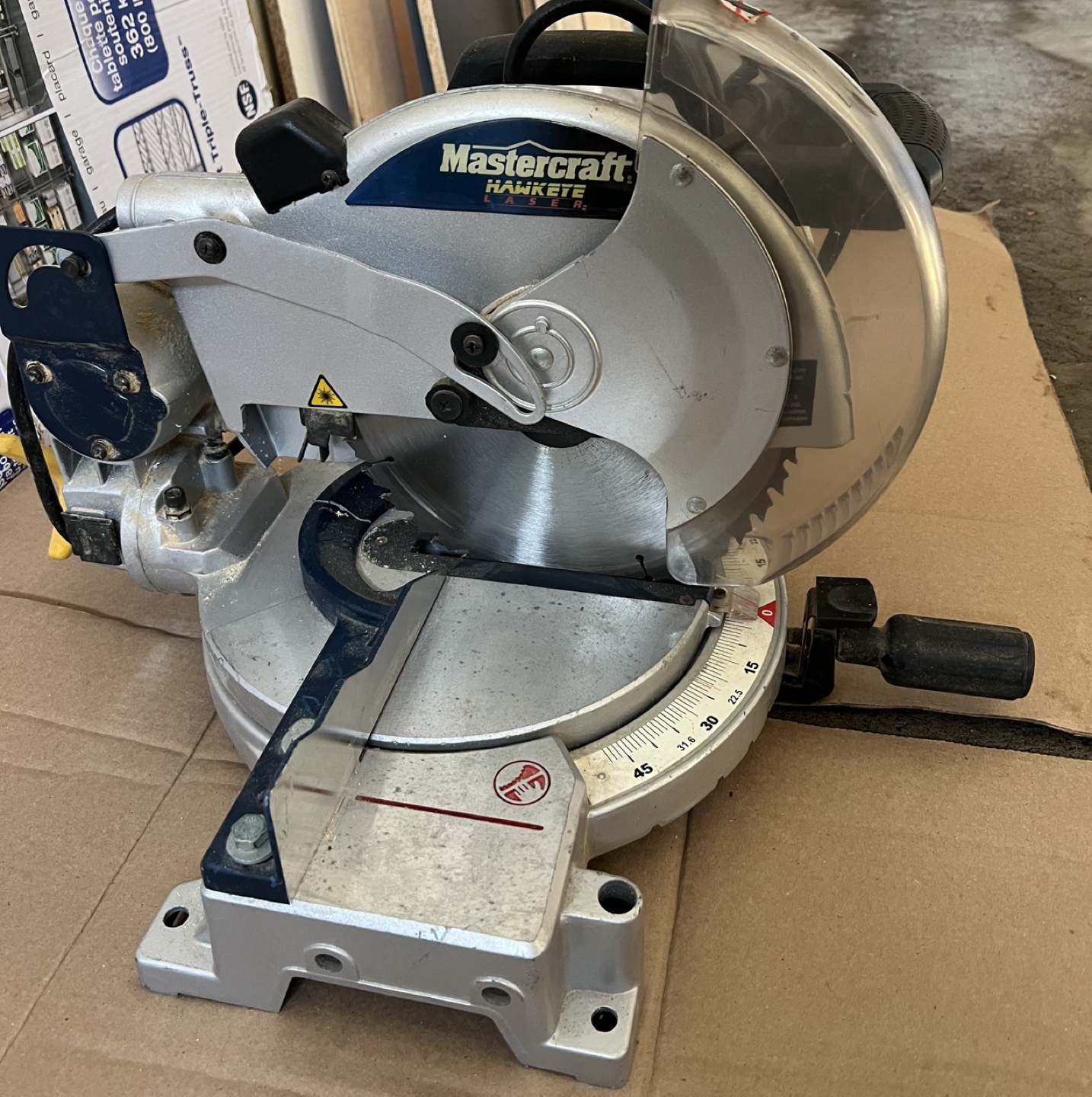 Mastercraft 10-Inch Compound Miter Saw with Laser - photo 2