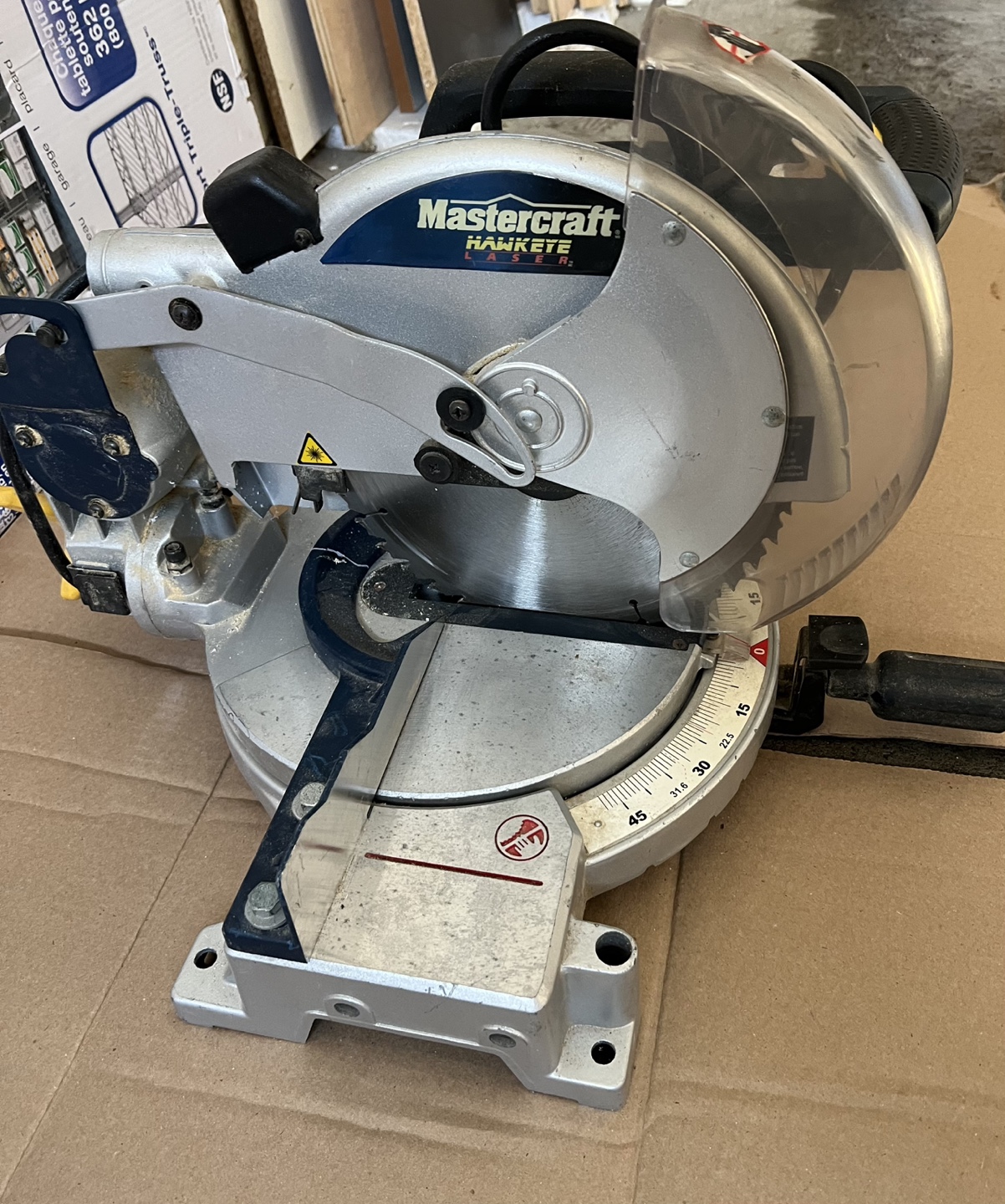 Mastercraft 10-Inch Compound Miter Saw with Laser - photo 4