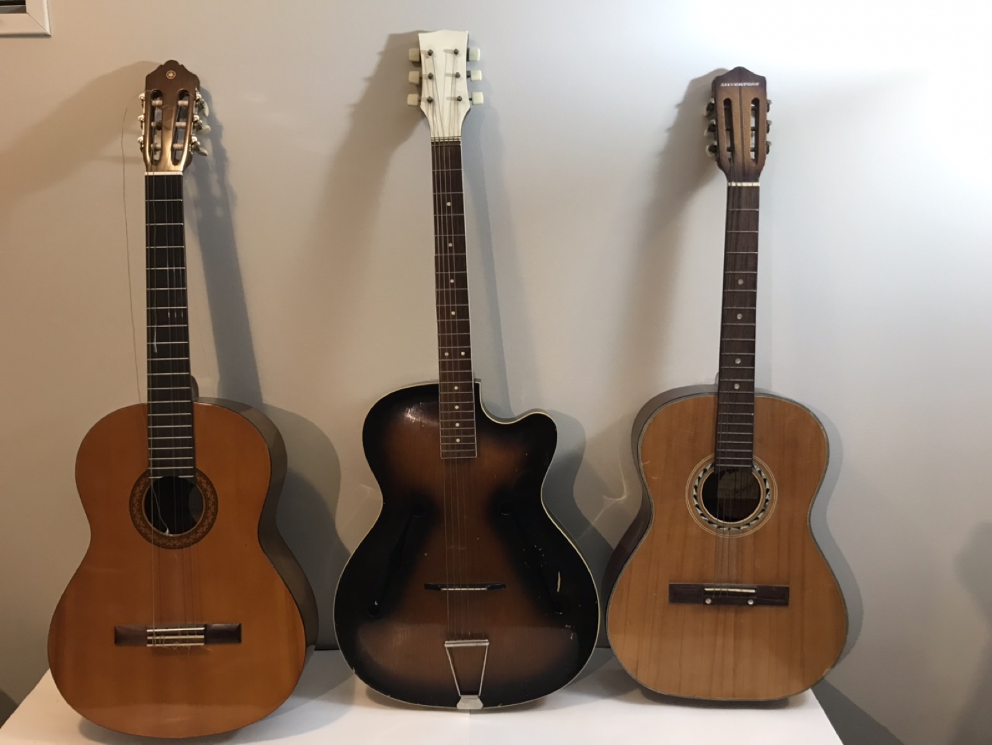 Seven  Vintage and retro Acoustic Guitars - photo 2