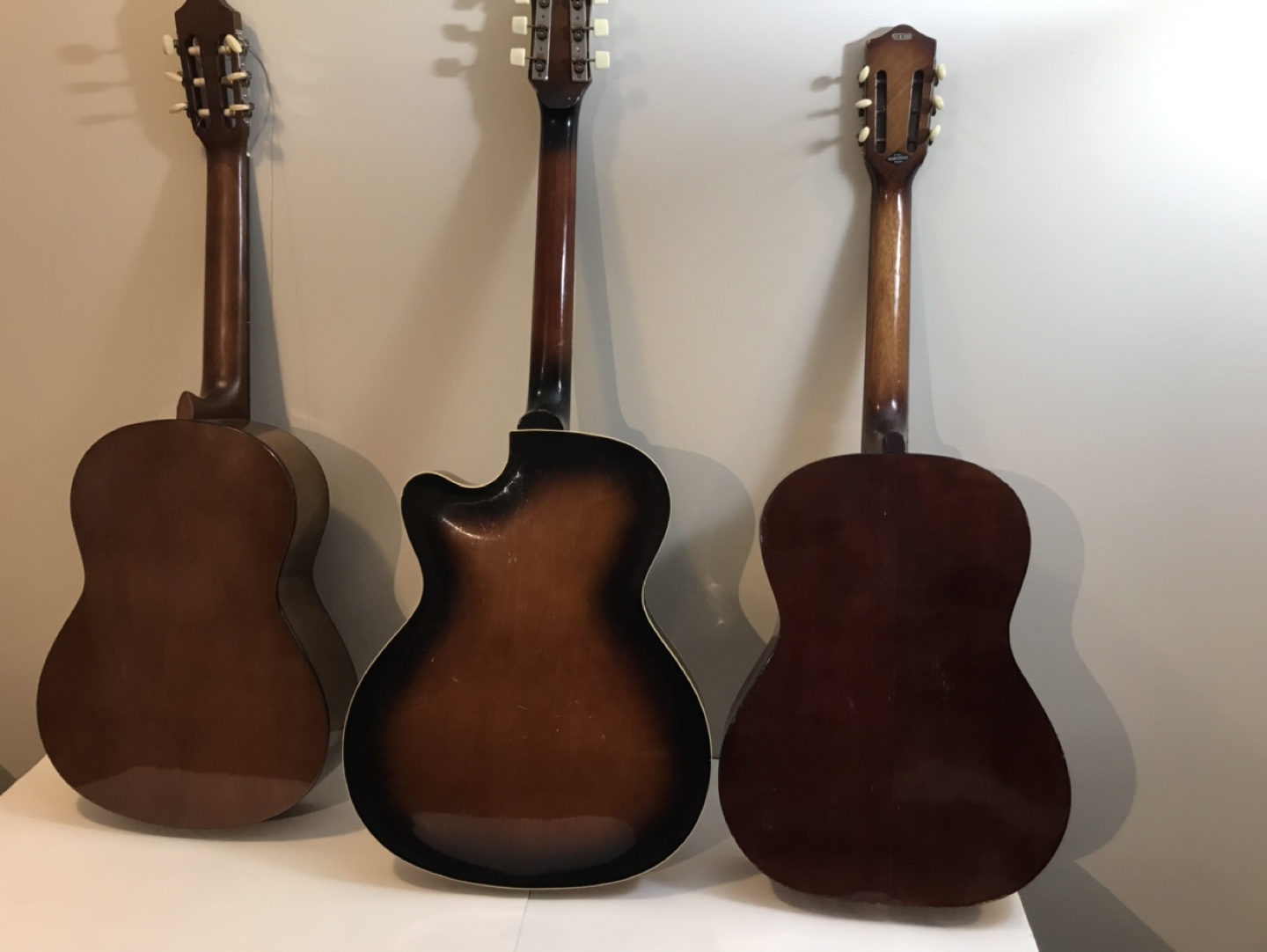 Seven  Vintage and retro Acoustic Guitars - photo 5