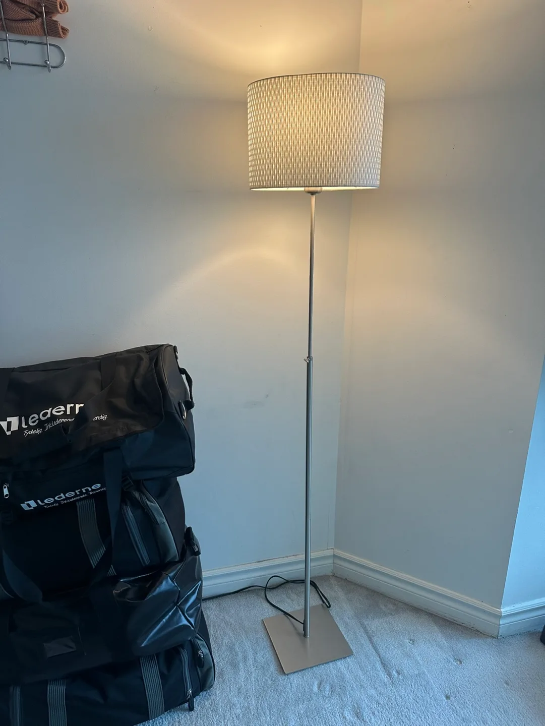 Floor Lamp thumbnail