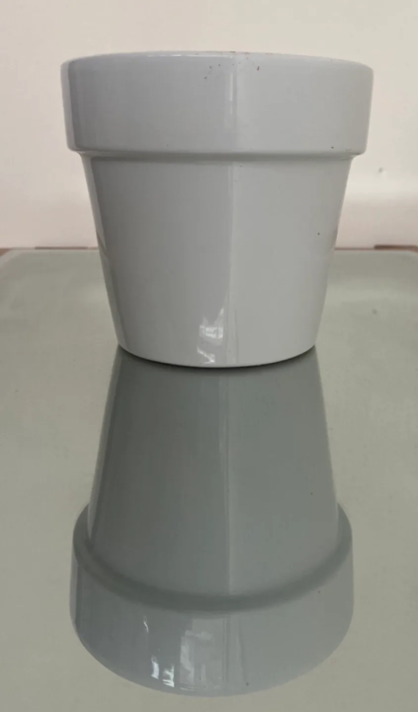 White Ceramic Pot thumbnail