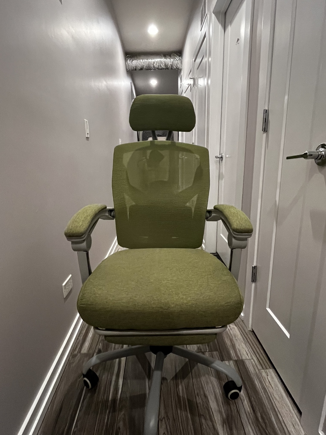 Office Chair with Footrest - photo 3