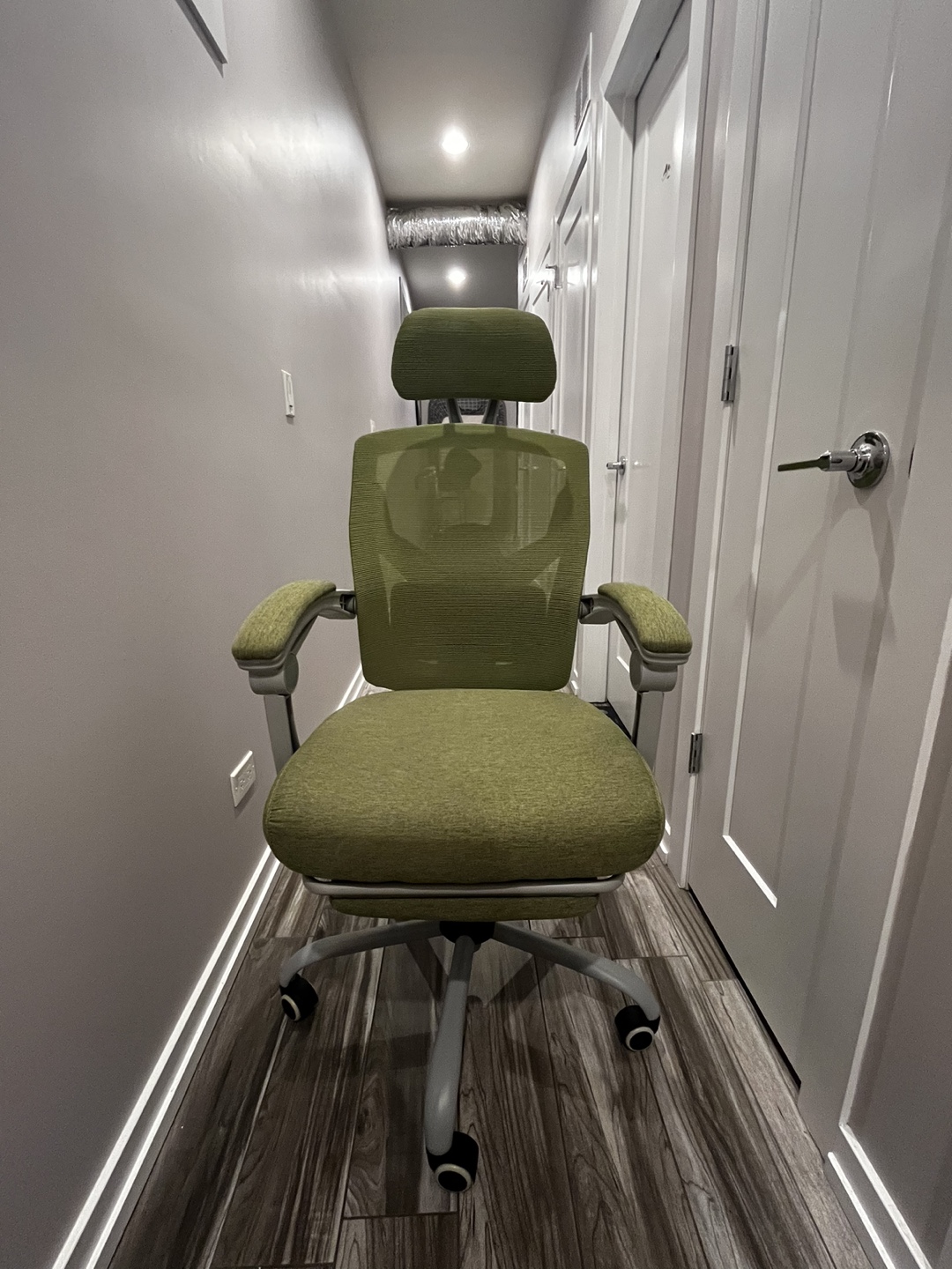 Office Chair with Footrest - photo 2