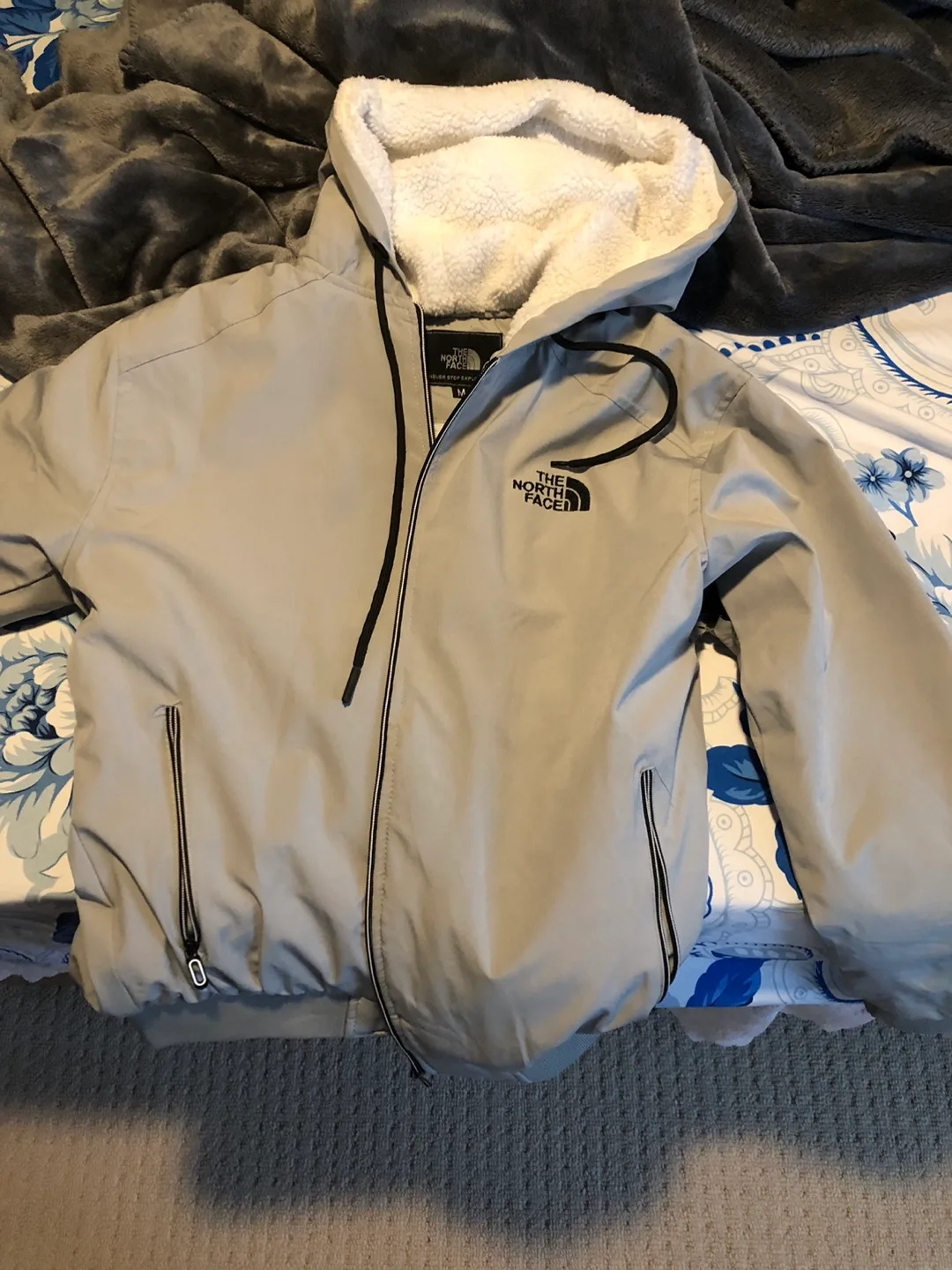 The North Face Grey Fleece Lined Jacket image indicator(4)