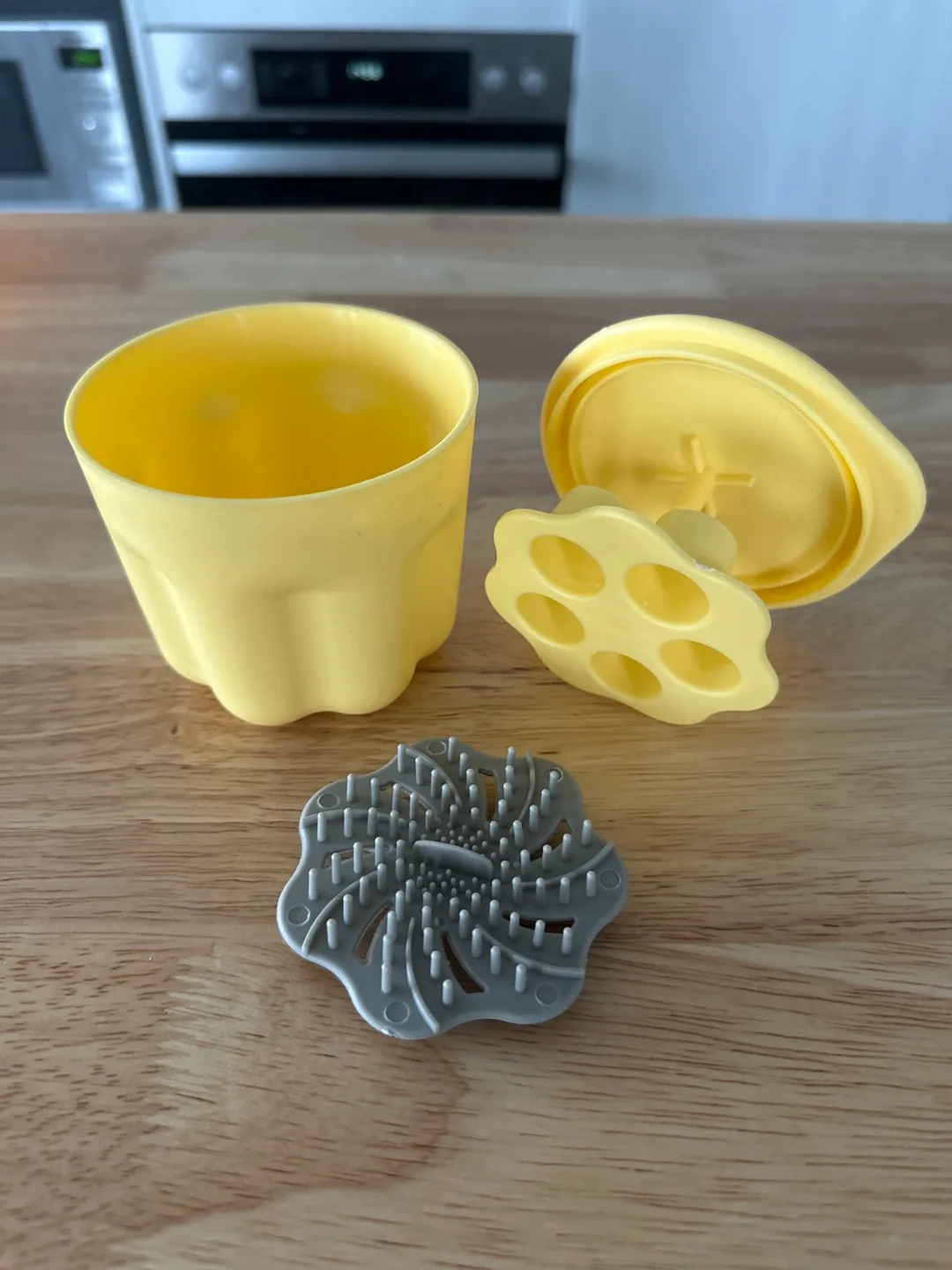 Yellow Silicone Makeup Brush Drying Rack image indicator(2)