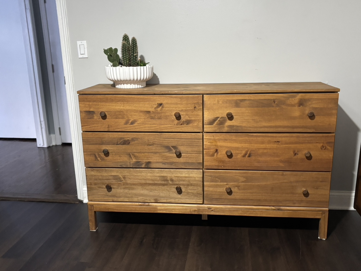 Pine dresser