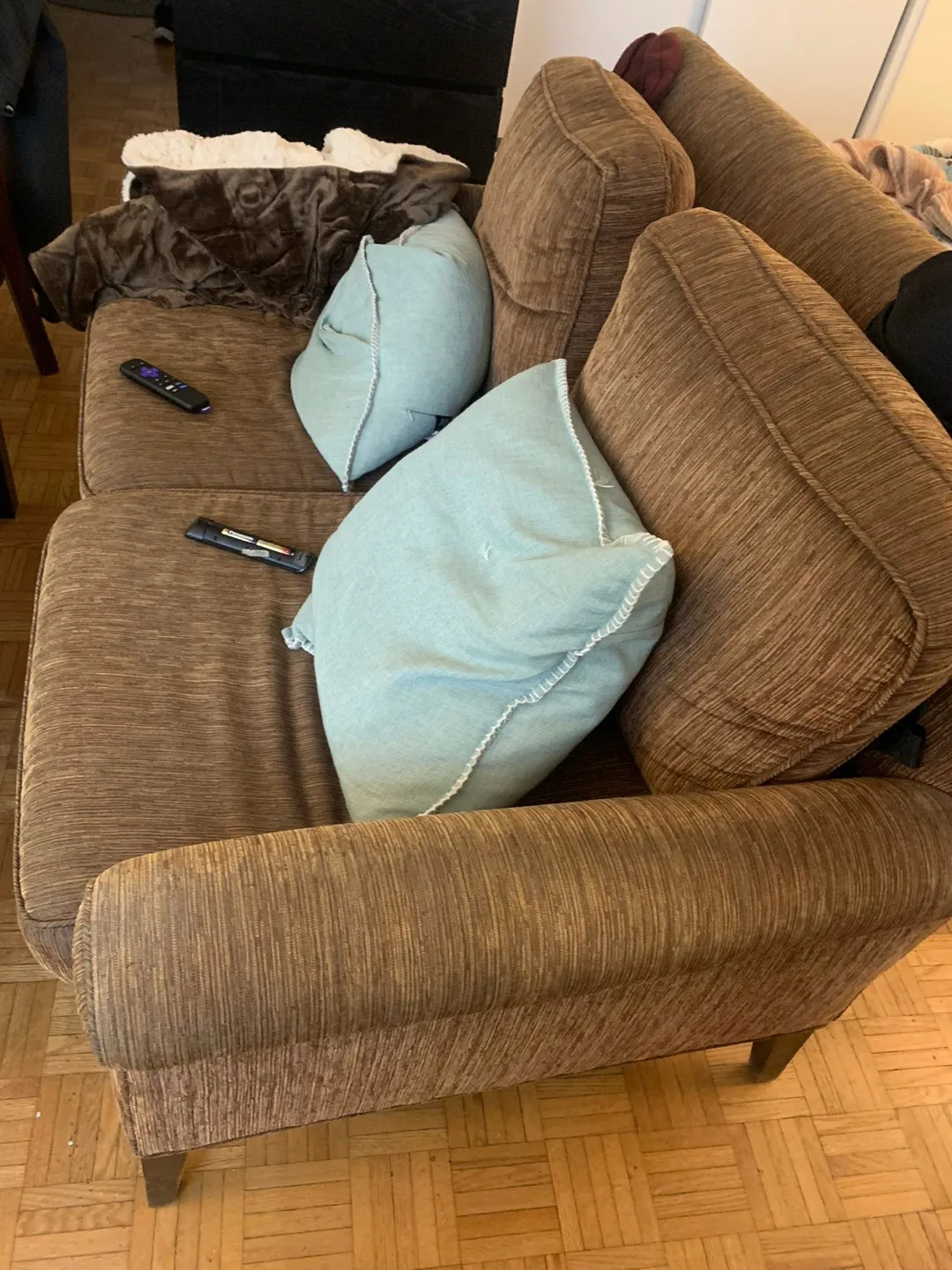 Cozy Love Seat image indicator(2)