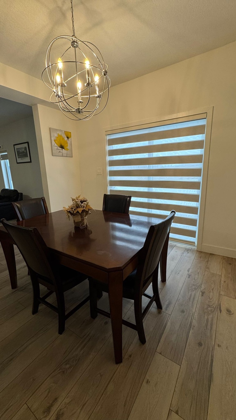 Dining  table seat with two extra chairs as is! - photo 2