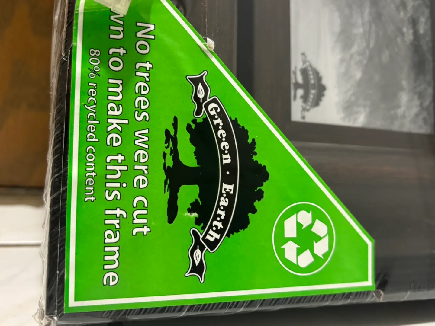 Wood Multi-Picture Frame. Brand new image indicator(3)