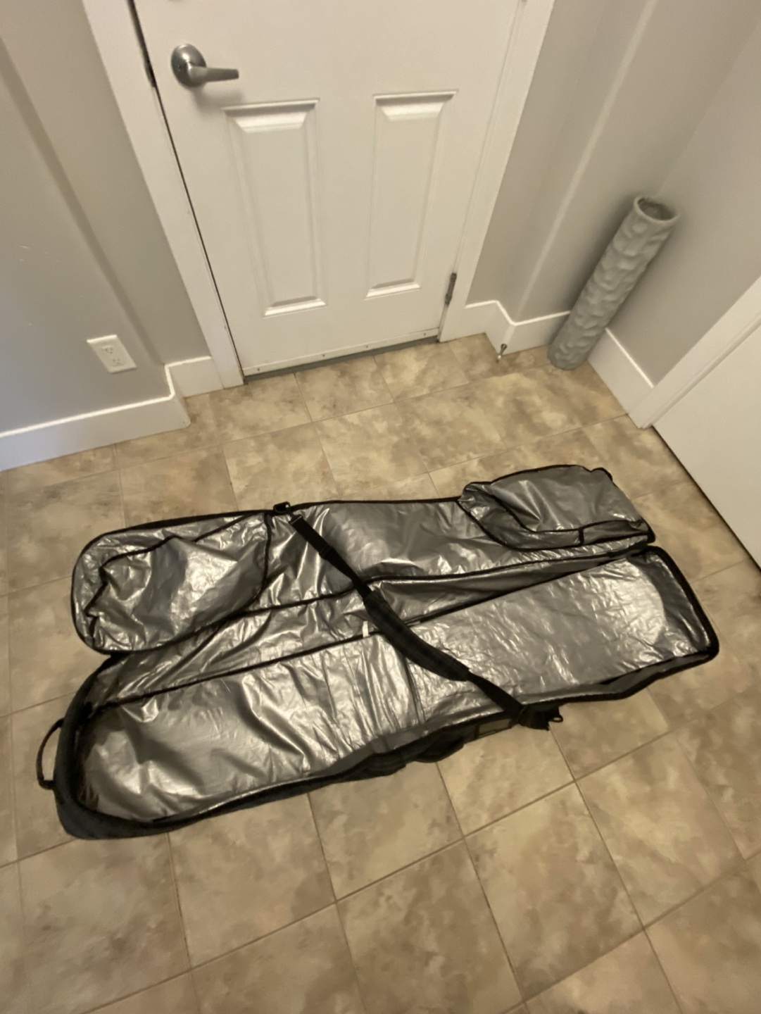 Dakine Snowboard Bag with Wheels - photo 3