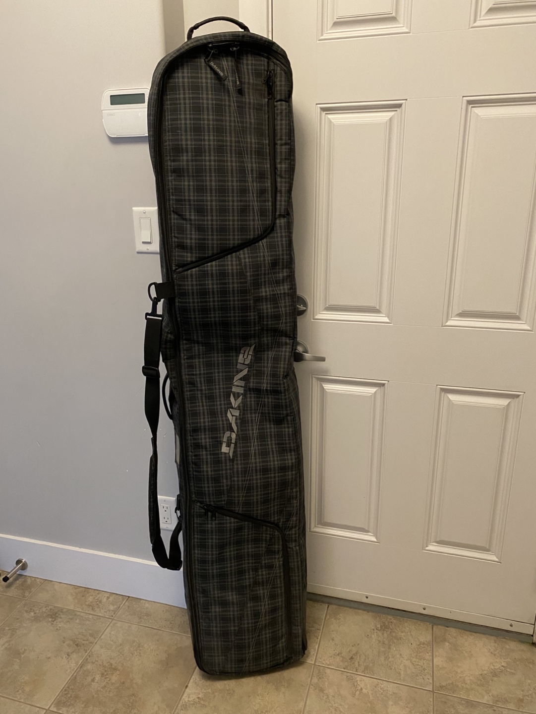 Dakine Snowboard Bag with Wheels