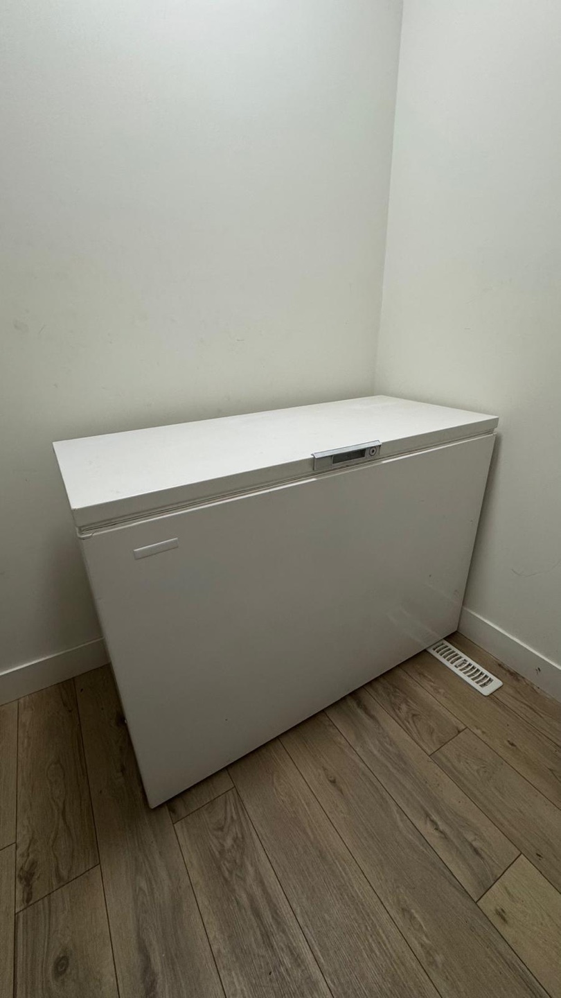 Chest Freezer - photo 4