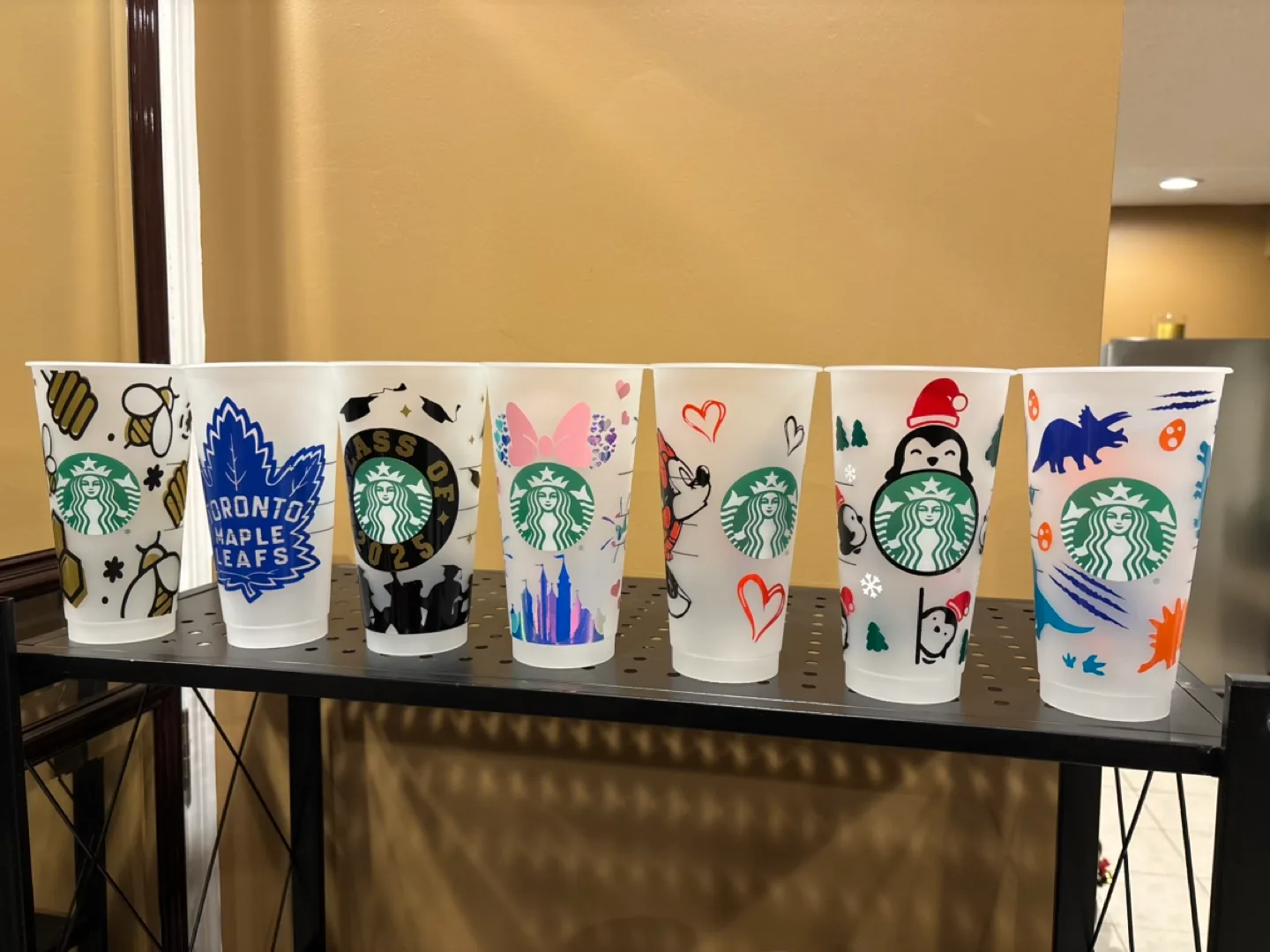 Starbucks cups clear out sale image indicator(2)