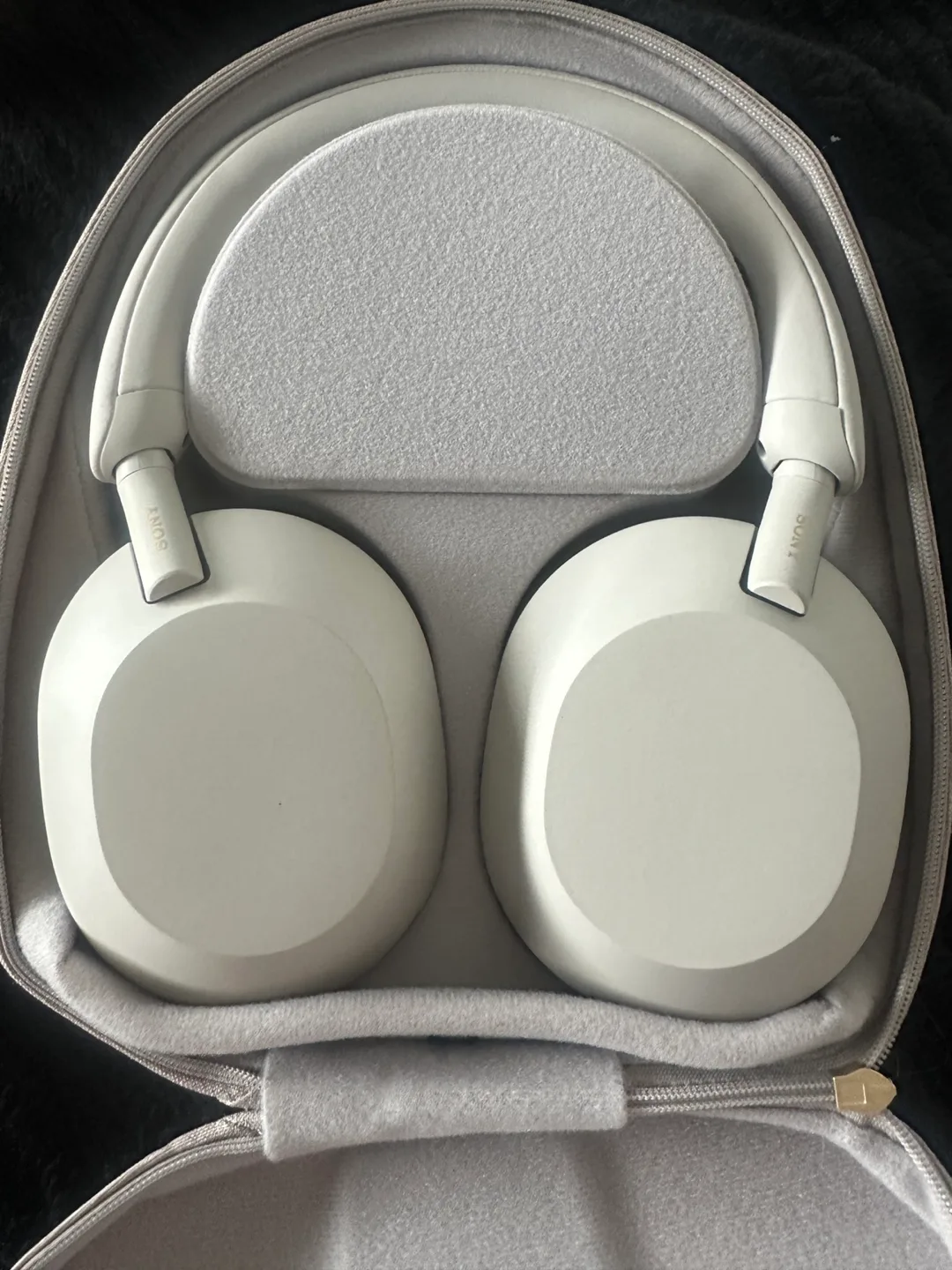 Sony WH-1000XM5 Wireless Noise Cancelling Headphones image indicator(6)