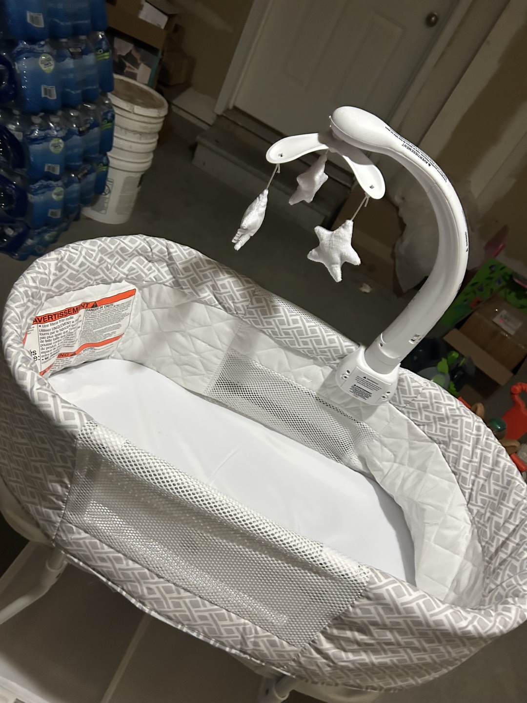 Delta Children  Bassinette with Stand and Mobile - photo 3