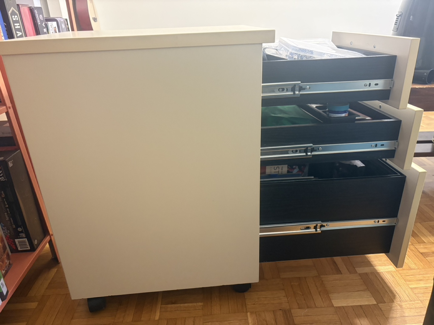 3-Drawer Cabinet with wheels - photo 4