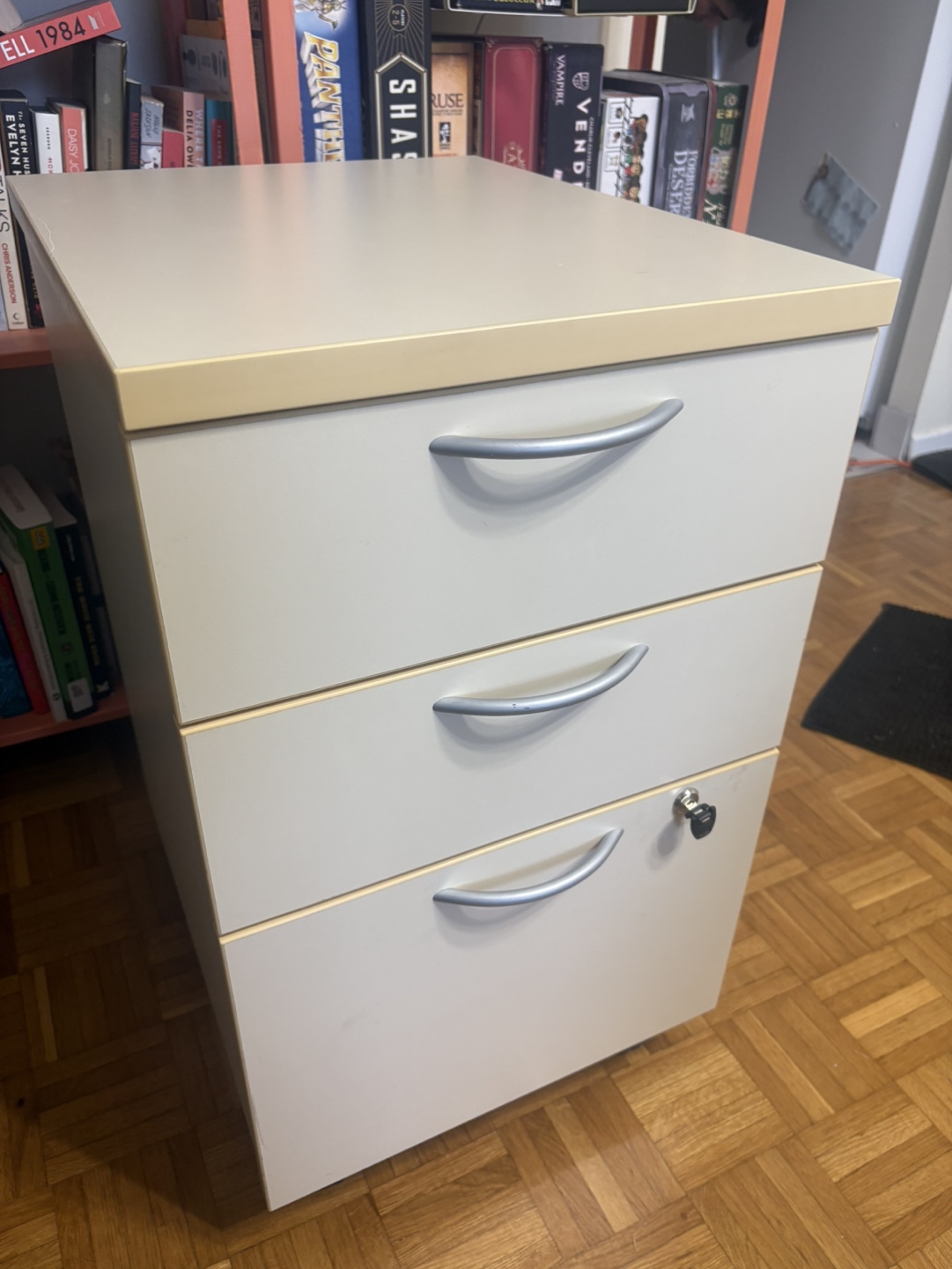 3-Drawer Cabinet with wheels