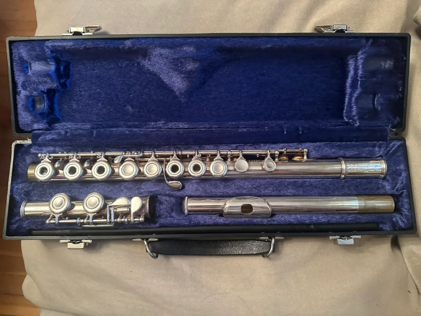 Silver Flute with Case thumbnail