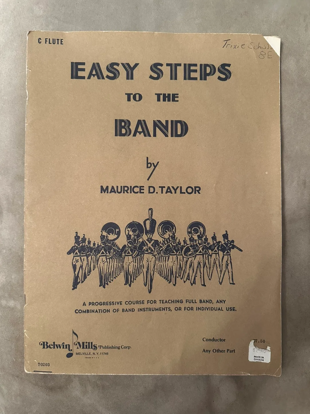 Silver Flute with Case image indicator(4)